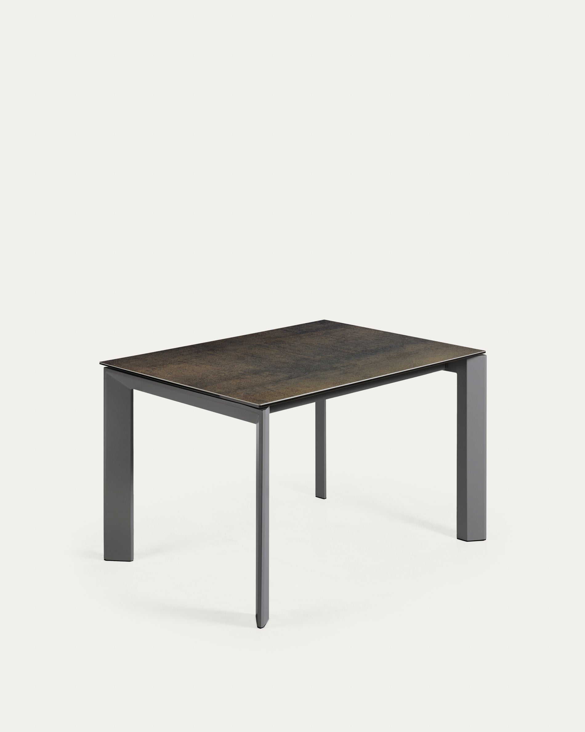 Axis Ausziehtisch Feinsteinzeug mit Iron Moss Finish Stahlbeine in Anthrazit 120 (180) cm in Braun präsentiert im Onlineshop von KAQTU Design AG. Esstisch ist von Kave Home