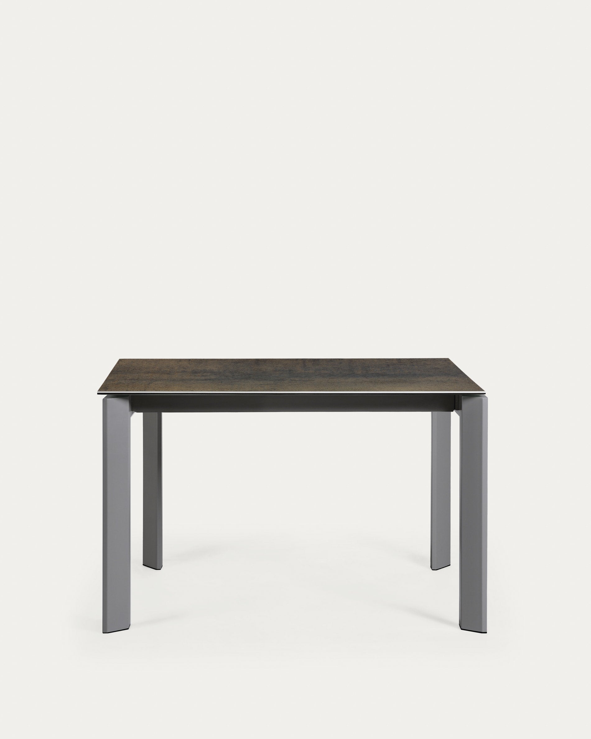 Axis Ausziehtisch Feinsteinzeug mit Iron Moss Finish Stahlbeine in Anthrazit 120 (180) cm in Braun präsentiert im Onlineshop von KAQTU Design AG. Esstisch ist von Kave Home