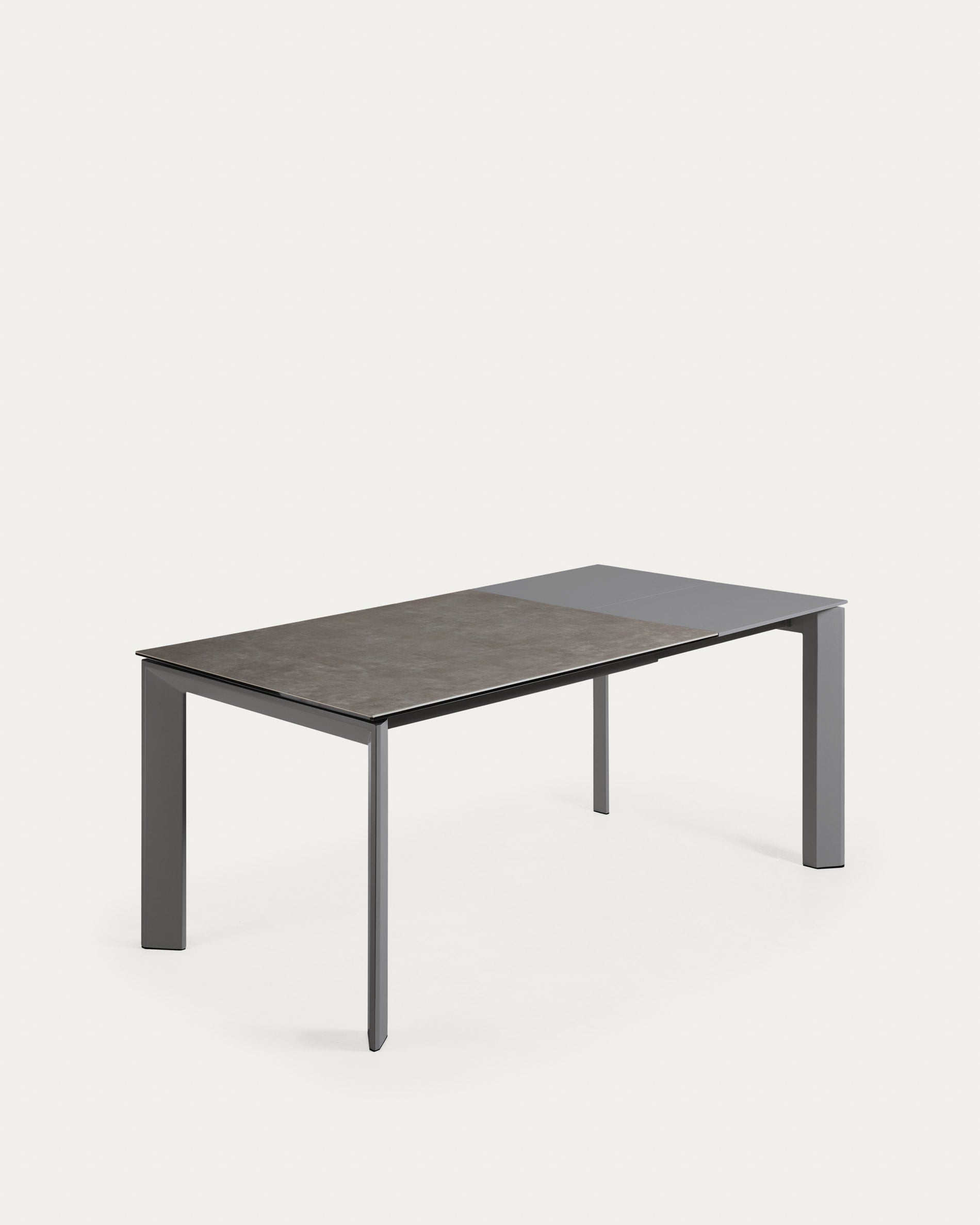 Axis Ausziehtisch Feinsteinzeug Vulcano Ceniza Finish Stahlbeine Anthrazit  120(180)cm in Grau präsentiert im Onlineshop von KAQTU Design AG. Esstisch ist von Kave Home