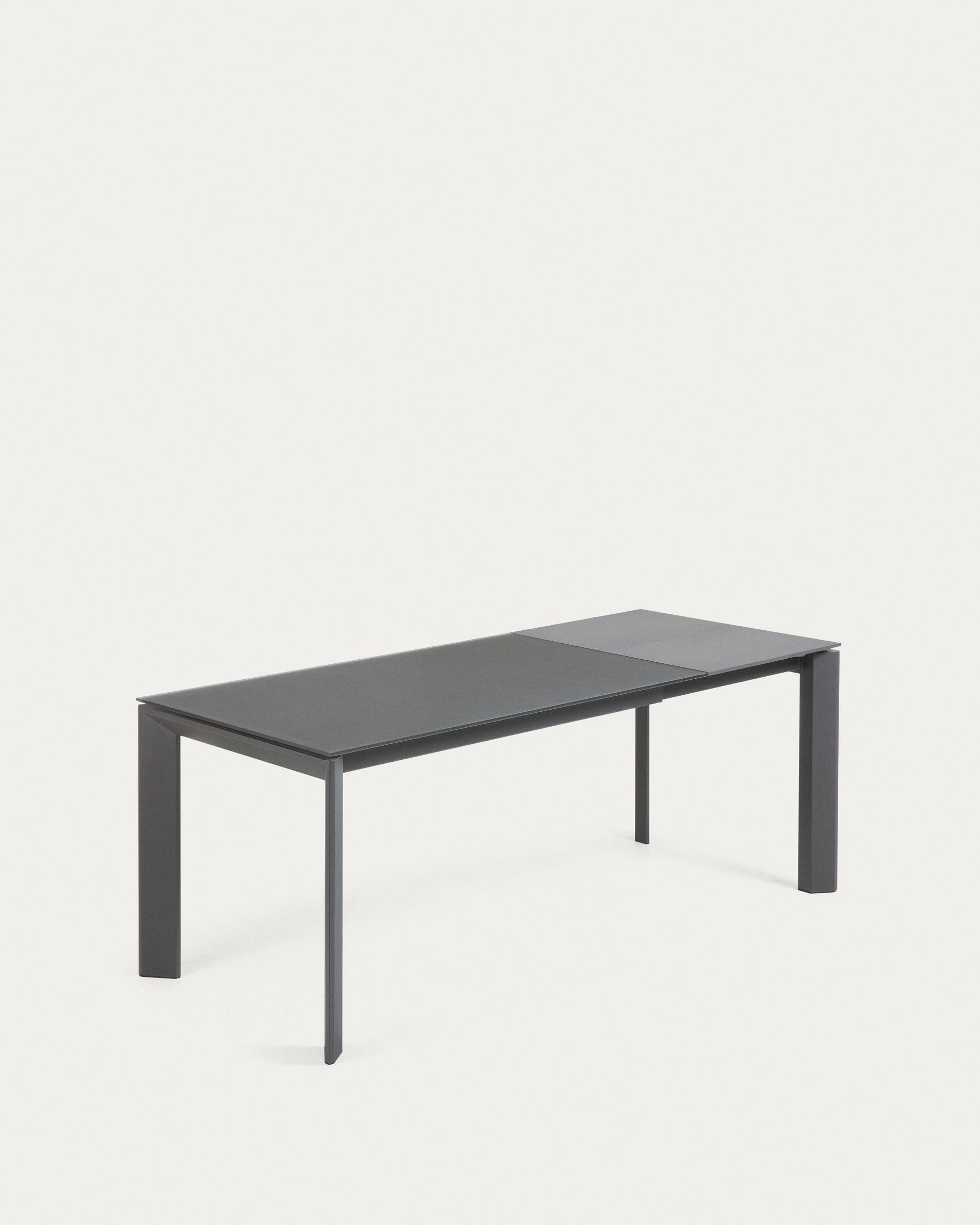 Axis Ausziehtisch aus Glas grau und Stahlbeine mit Finish in Dunkelgrau 140 (200) cm in Grau präsentiert im Onlineshop von KAQTU Design AG. Esstisch ist von Kave Home