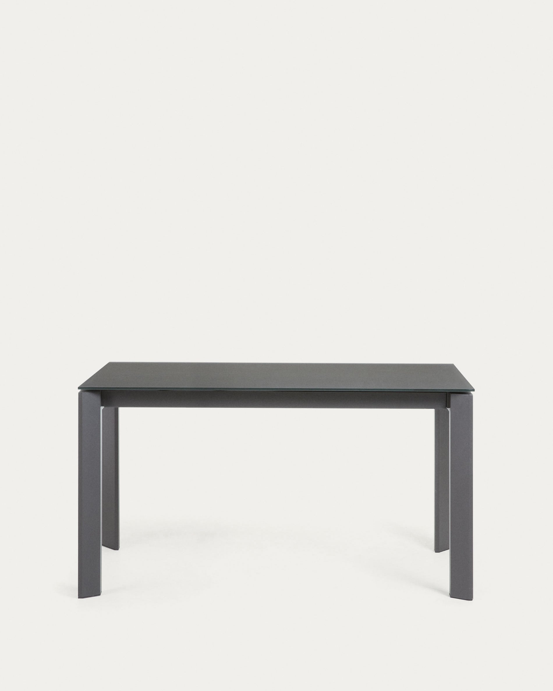 Axis Ausziehtisch aus Glas grau und Stahlbeine mit Finish in Dunkelgrau 140 (200) cm in Grau präsentiert im Onlineshop von KAQTU Design AG. Esstisch ist von Kave Home