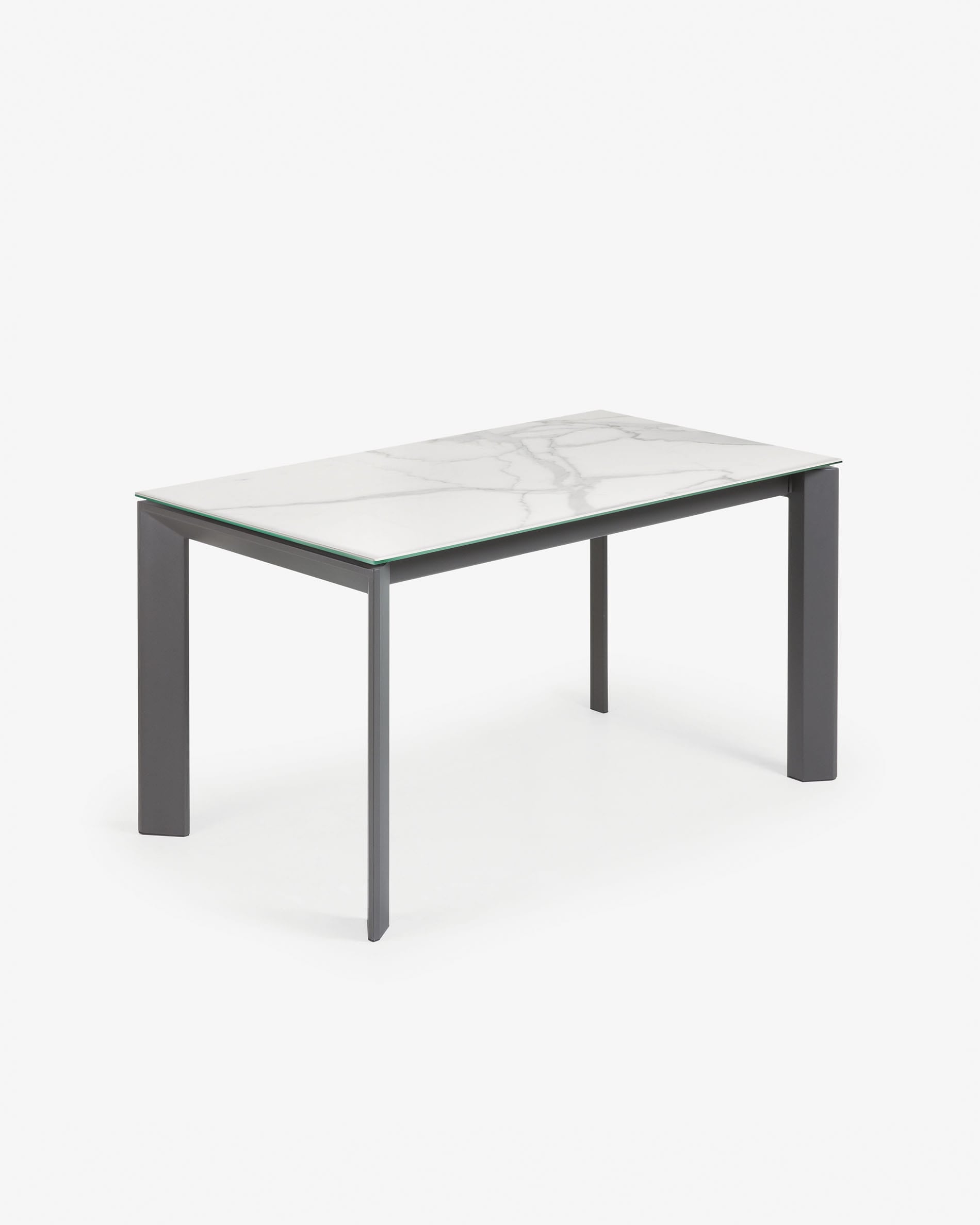 Axis Ausziehtisch Feinsteinzeug mit Finish in Kalos Weiss und Beine in Dunkelgrau 140 (180) cm in Weiß präsentiert im Onlineshop von KAQTU Design AG. Esstisch ist von Kave Home