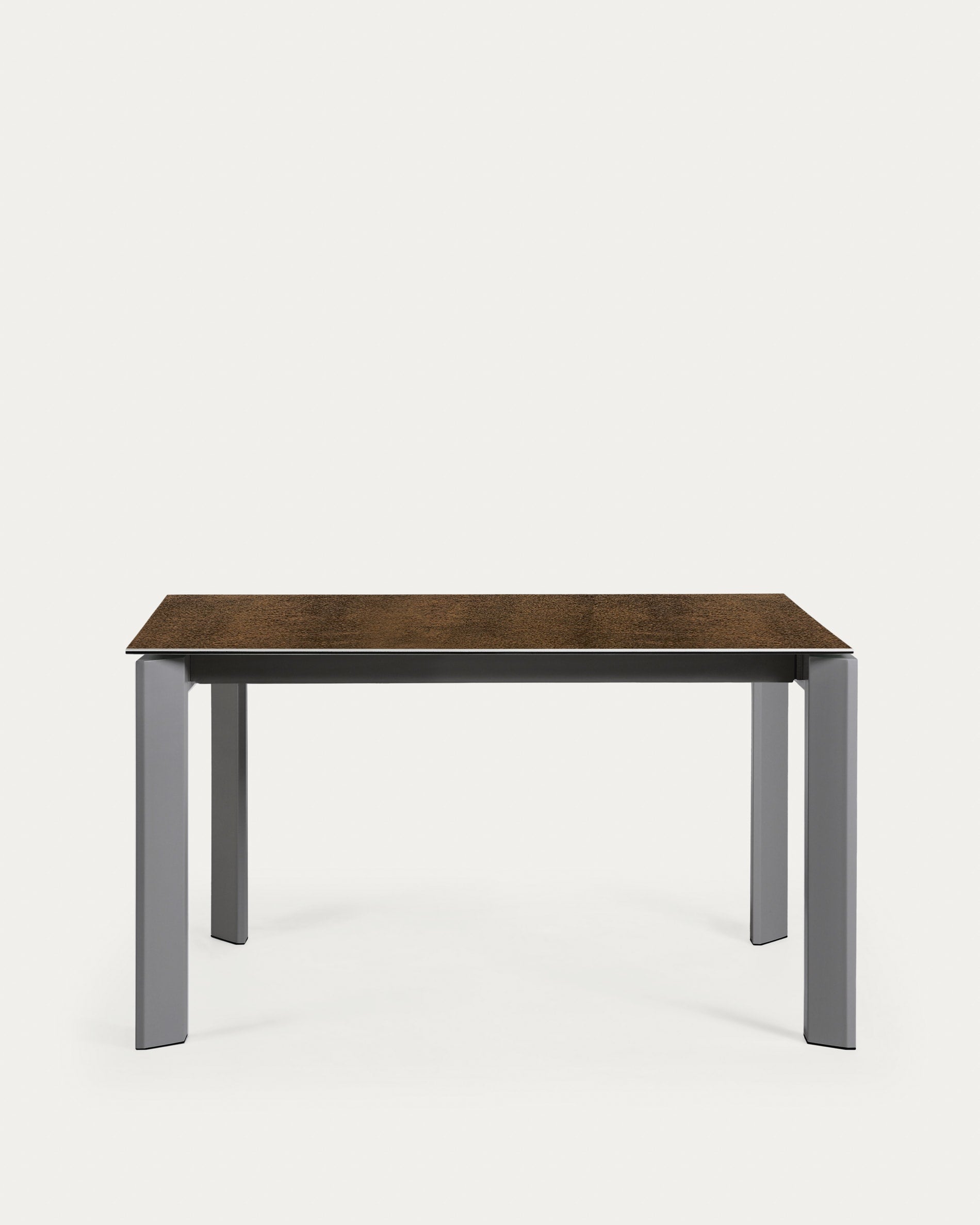 Axis Ausziehtisch Feinsteinzeug mit Iron Corten Finish und Beine in Dunkelgrau 140 (200) cm in Braun präsentiert im Onlineshop von KAQTU Design AG. Esstisch ist von Kave Home