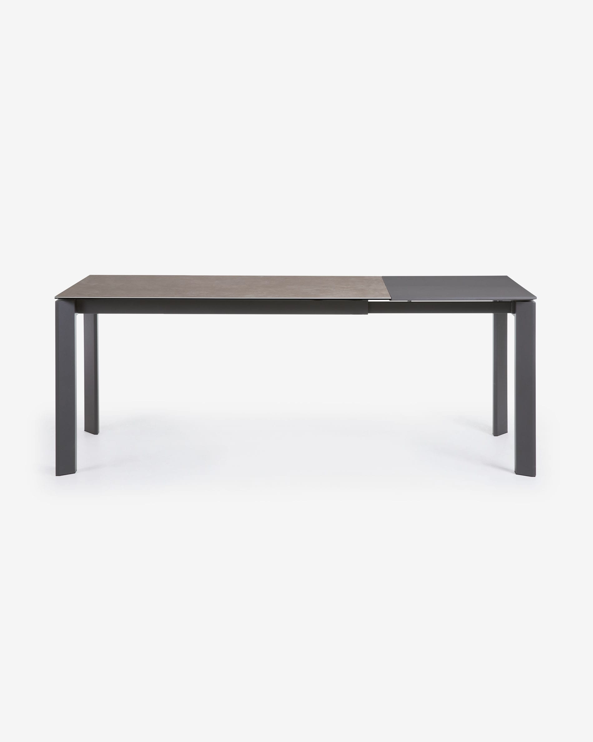 Axis Ausziehtisch Feinsteinzeug Vulcano Ceniza Finish Stahlbeine in Anthrazit 140 (200) cm in Grau präsentiert im Onlineshop von KAQTU Design AG. Esstisch ist von Kave Home