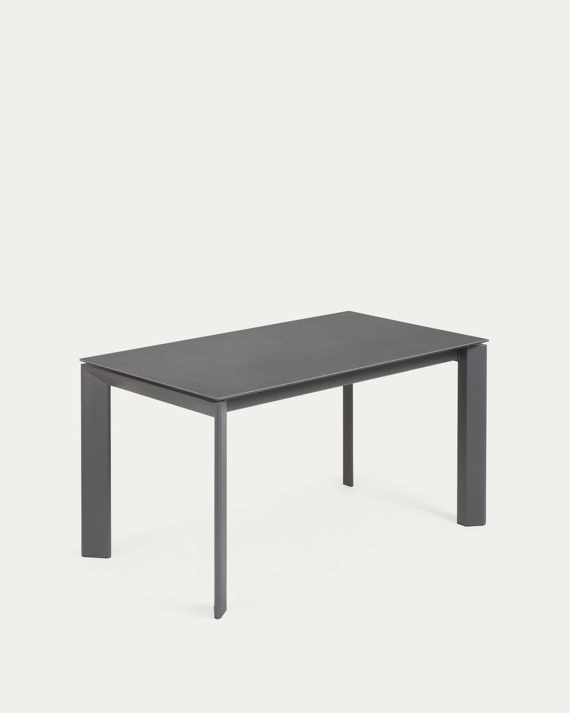 Eleganter Axis Ausziehtisch: Feinsteinzeug in Vulcano Roca, Stahlbeine dunkelgrau, ausziehbar 140-200 cm. Robust, modern, flexibel.