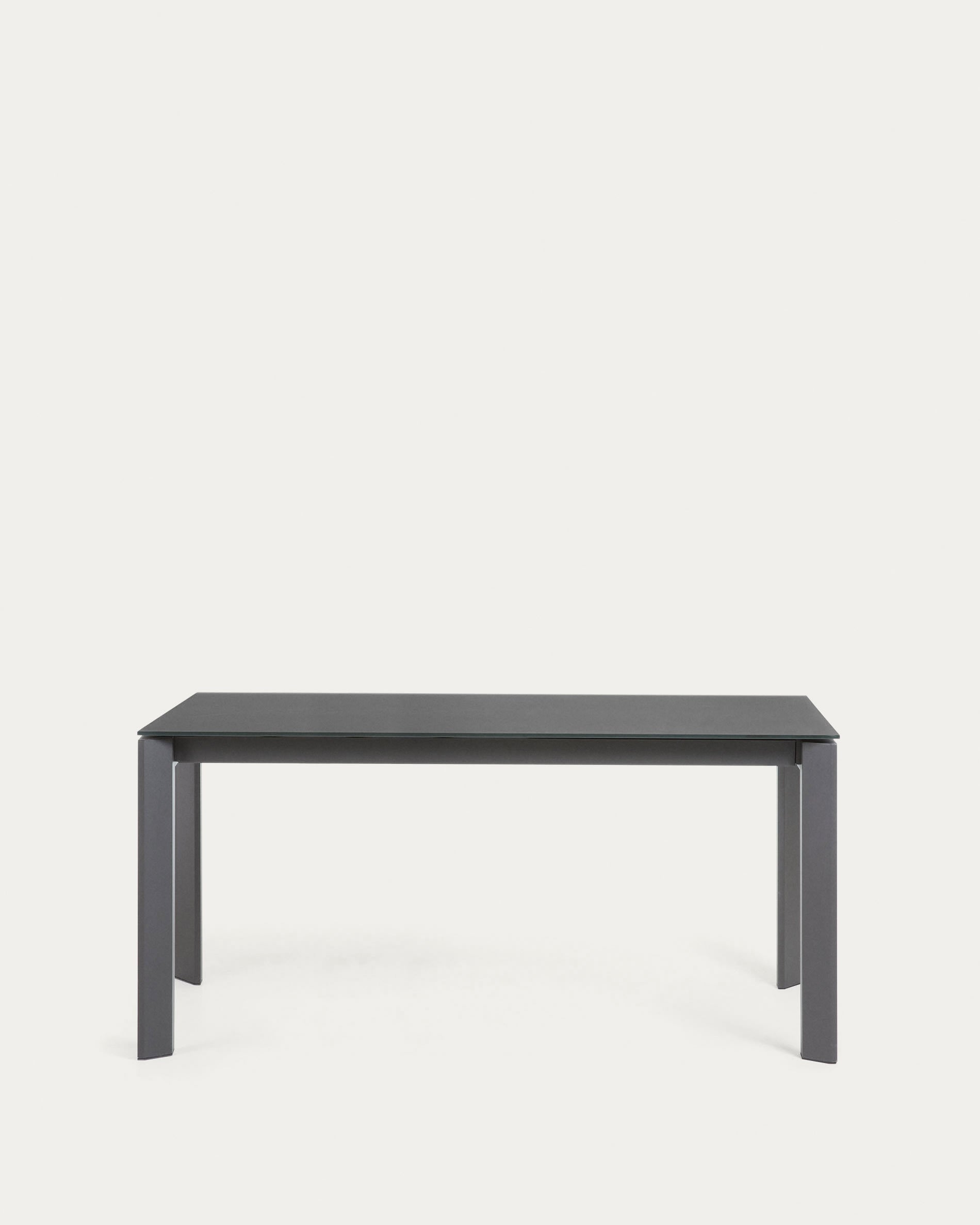 Axis Ausziehtisch aus Glas grau und Stahlbeine mit Finish in Dunkelgrau 160 (220) cm in Grau präsentiert im Onlineshop von KAQTU Design AG. Esstisch ist von Kave Home