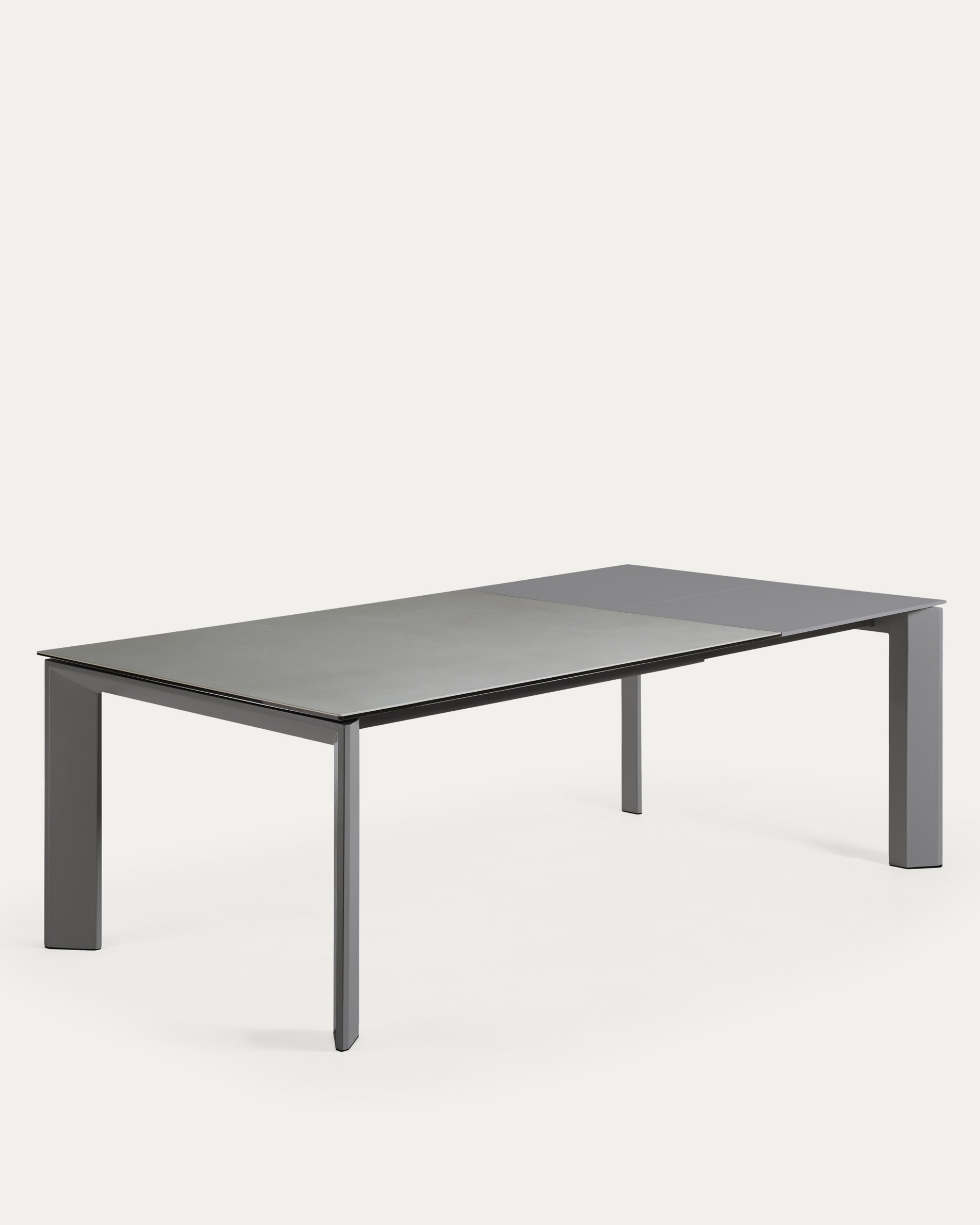 Axis Ausziehtisch Feinsteinzeug mit Hydra Plomo Finish Beine in Anthrazit 160 (220) cm in Grau präsentiert im Onlineshop von KAQTU Design AG. Esstisch ist von Kave Home