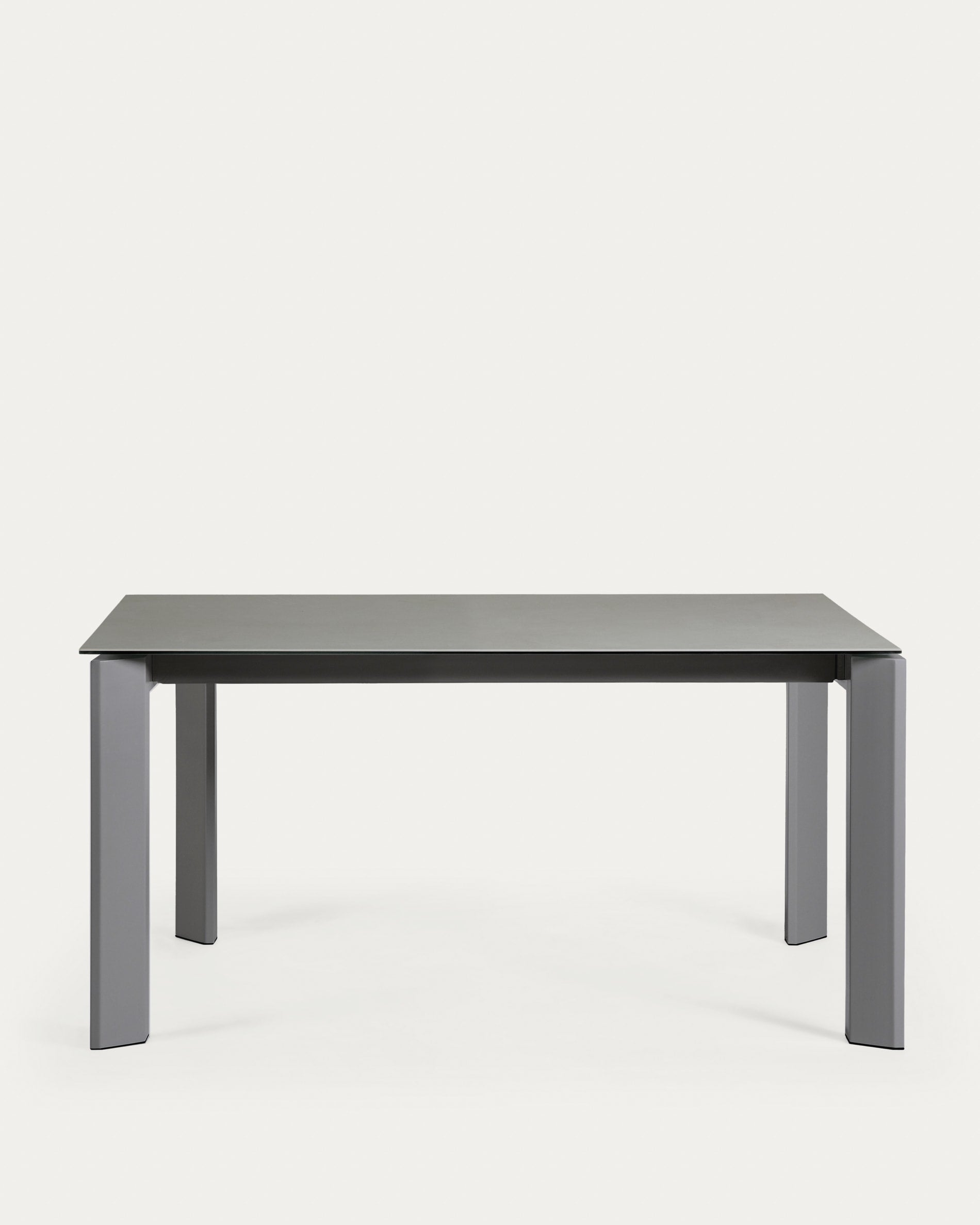 Axis Ausziehtisch Feinsteinzeug mit Hydra Plomo Finish Beine in Anthrazit 160 (220) cm in Grau präsentiert im Onlineshop von KAQTU Design AG. Esstisch ist von Kave Home