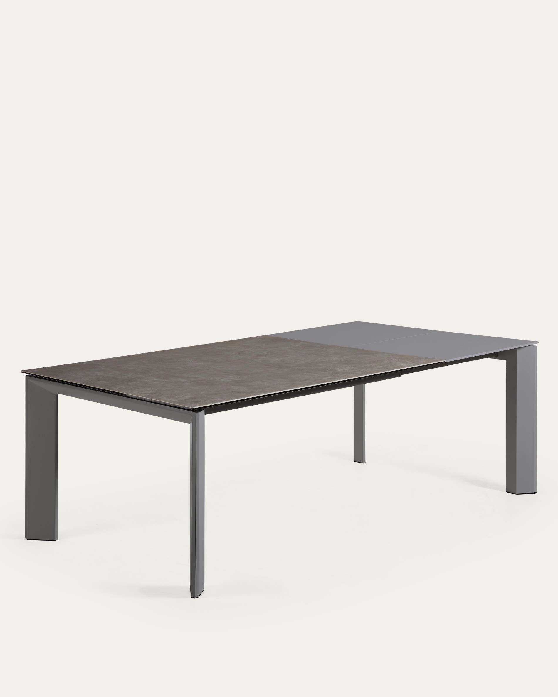 Axis Feinsteinzeug Vulcano Ceniza Finish Stahlbeine anthrazit 160 (220) cm  in Grau präsentiert im Onlineshop von KAQTU Design AG. Esstisch ist von Kave Home