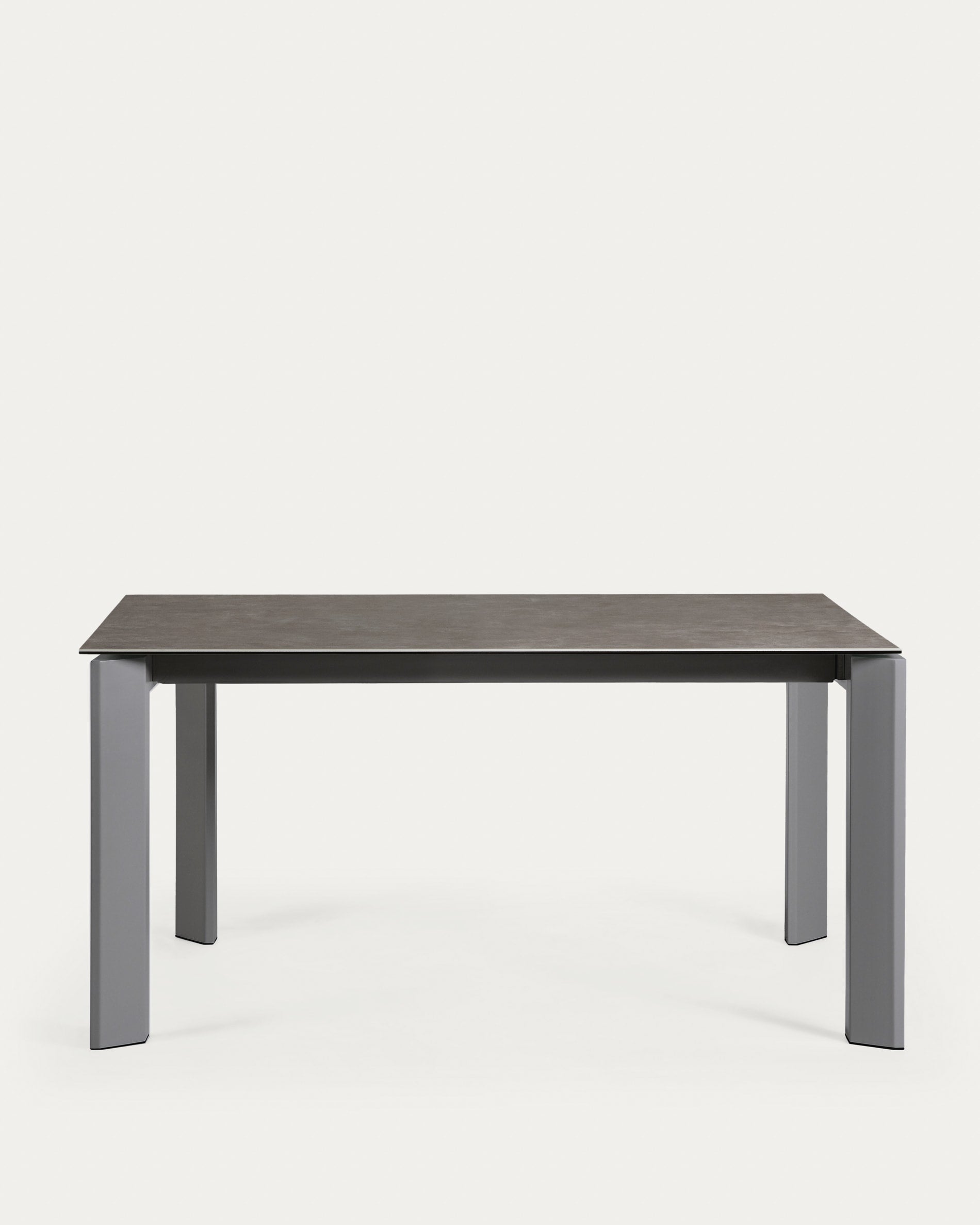 Axis Feinsteinzeug Vulcano Ceniza Finish Stahlbeine anthrazit 160 (220) cm  in Grau präsentiert im Onlineshop von KAQTU Design AG. Esstisch ist von Kave Home