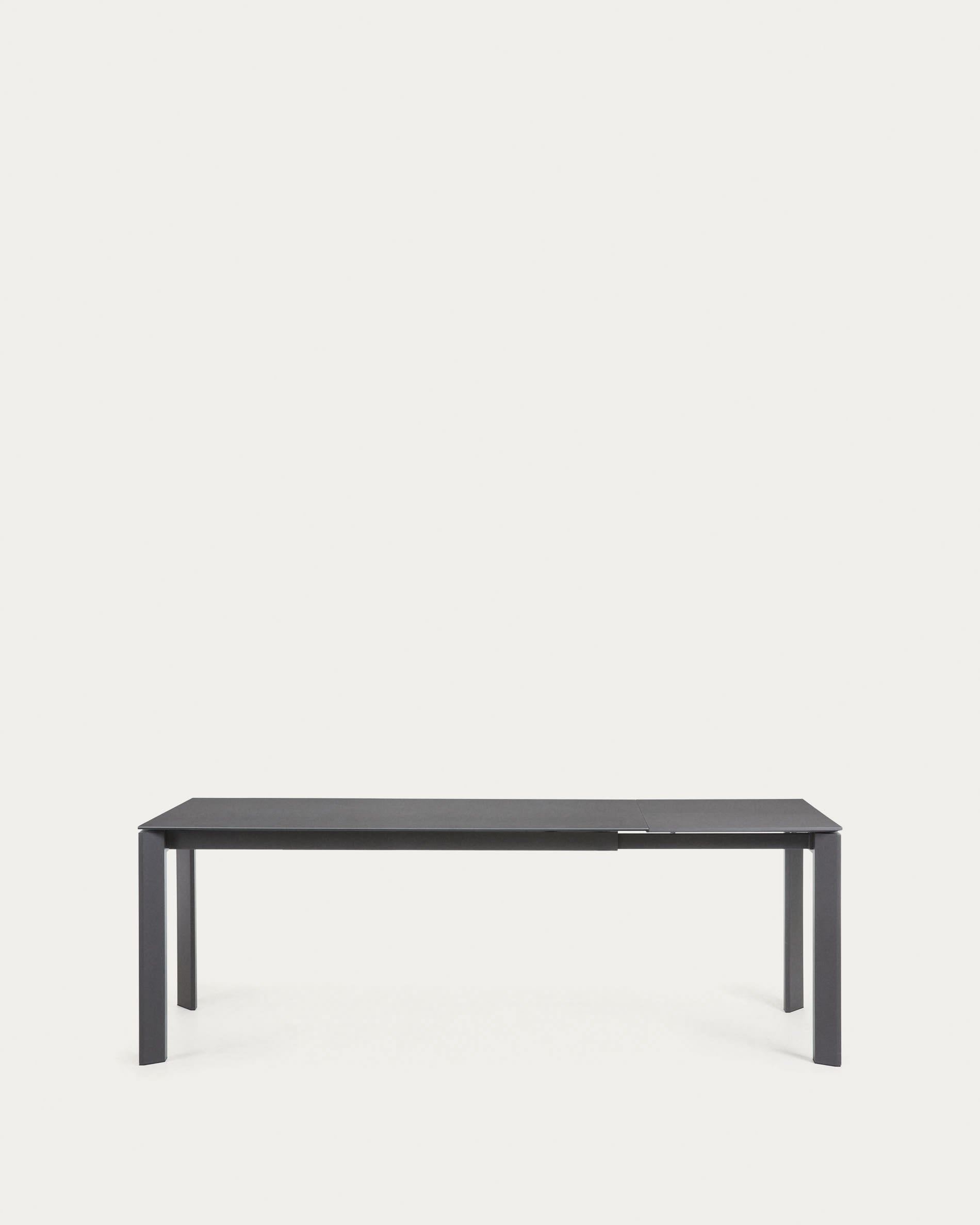 Axis Ausziehtisch Feinsteinzeug mit Vulcano Roca Finish Beine in Dunkelgrau 160 (220) cm in Grau präsentiert im Onlineshop von KAQTU Design AG. Esstisch ist von Kave Home