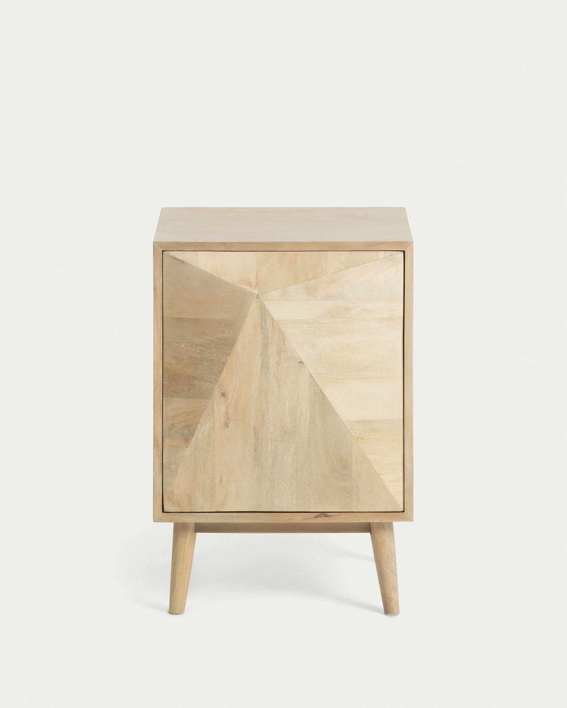 Sarah Nachttisch aus massivem Mangoholz 42 x 60 cm in Braun präsentiert im Onlineshop von KAQTU Design AG. Esstisch ist von Kave Home