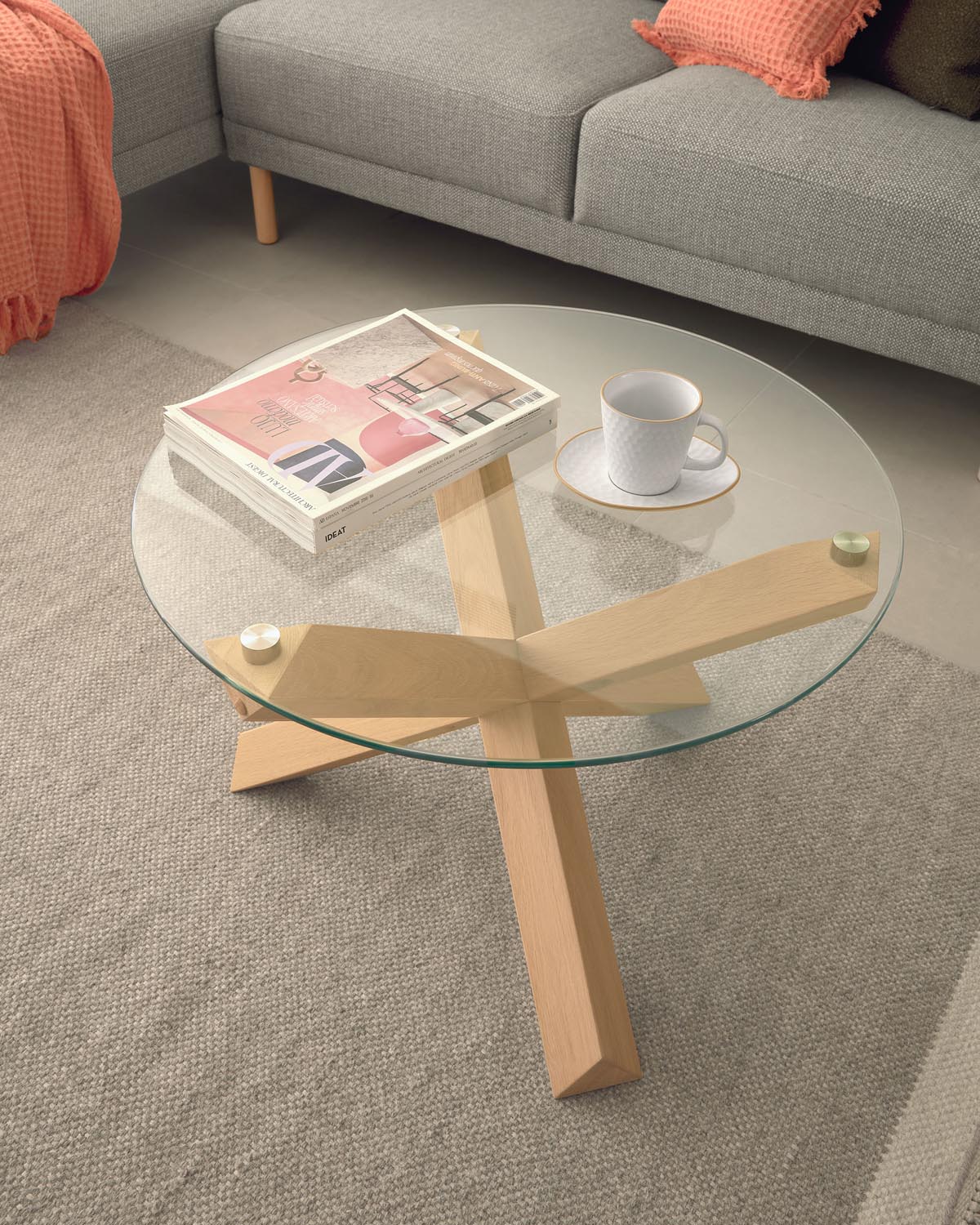 Lotus Couchtisch Ø 65 cm aus Glas und Beine aus massiver Eiche in Natur, Klar präsentiert im Onlineshop von KAQTU Design AG. Beistelltisch ist von Kave Home