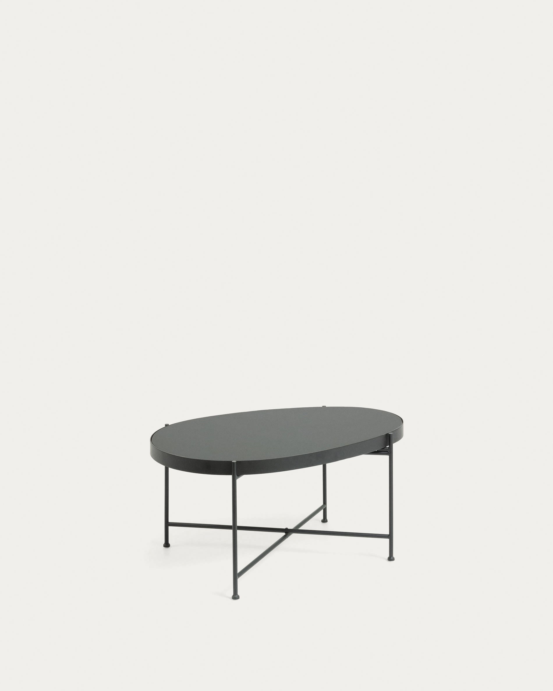 Marlet Couchtisch mit schwarz getöntem Glas und schwarz lackiertem Stahlgestell 82 x 55 cm in Schwarz präsentiert im Onlineshop von KAQTU Design AG. Beistelltisch ist von Kave Home