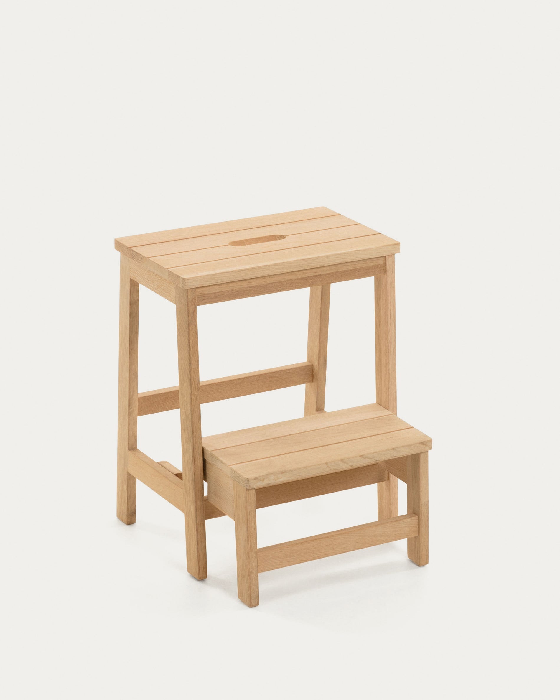 Hocker mit Leiter Nell 40 x 43 cm in Braun präsentiert im Onlineshop von KAQTU Design AG. Hocker ist von Kave Home