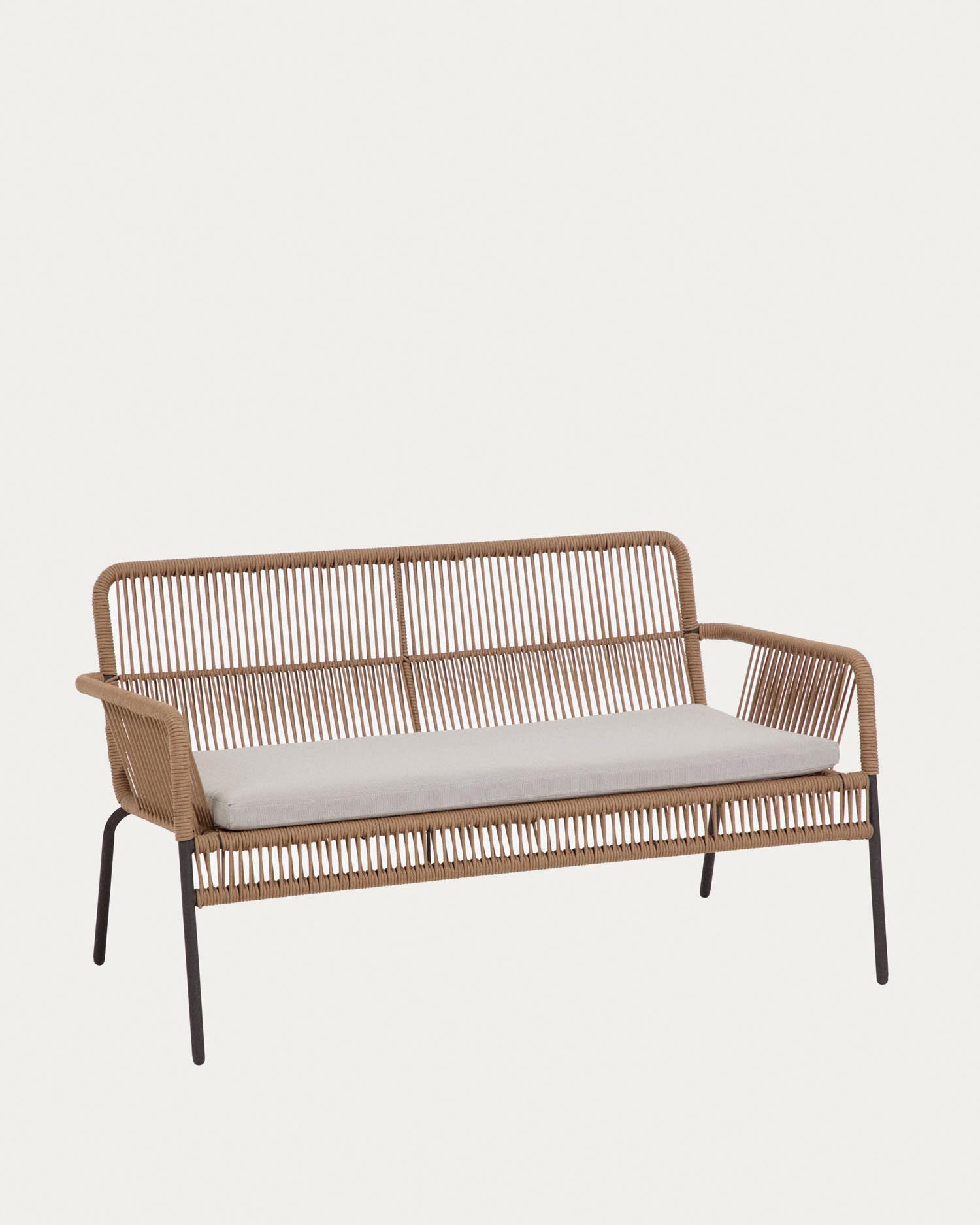 Samanta stapelbares 2-Sitzer-Sofa beiges Seil 133 cm in Beige präsentiert im Onlineshop von KAQTU Design AG. Lounge Sofa ist von Kave Home