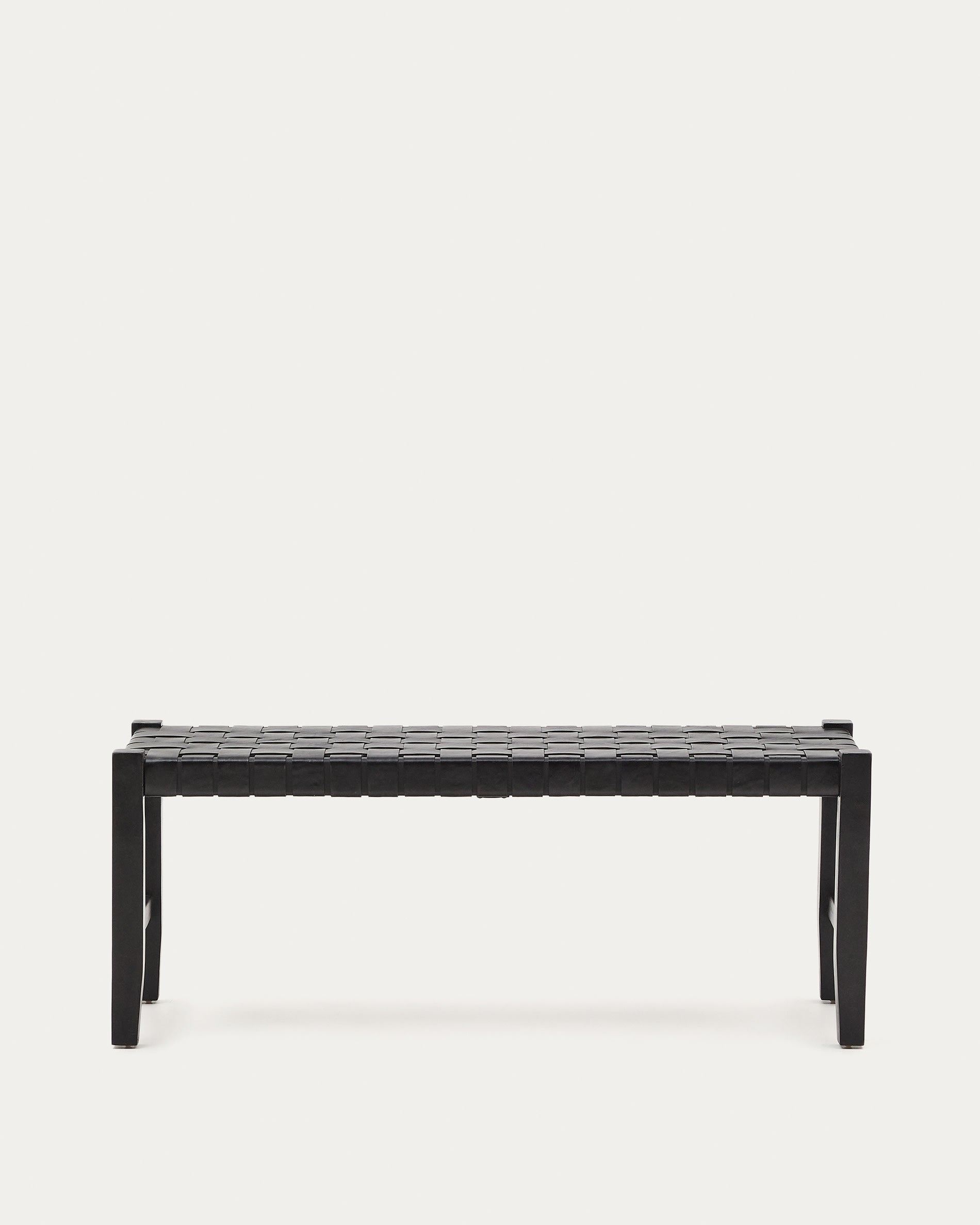 Calixta Bank aus Leder und massivem Mahagoni mit schwarzem Finish 120 cm in Schwarz präsentiert im Onlineshop von KAQTU Design AG. Sitzbank ist von Kave Home