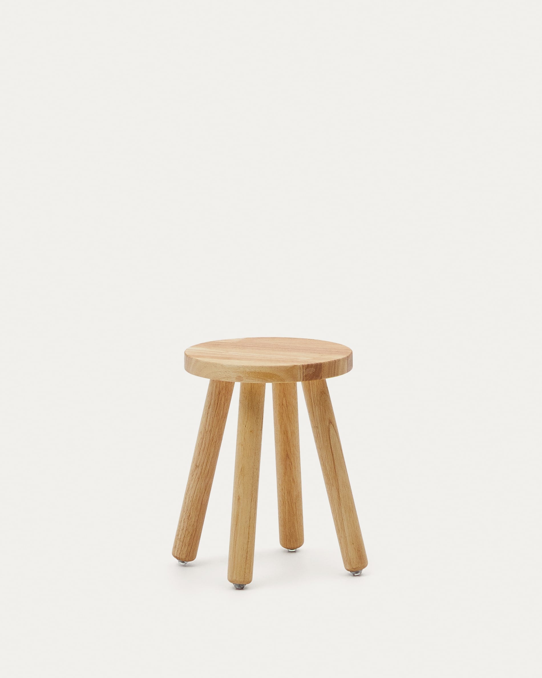 Kinderhocker Dilcia aus massivem Kautschukholz Höhe 31 cm in Braun präsentiert im Onlineshop von KAQTU Design AG. Hocker ist von Kave Home