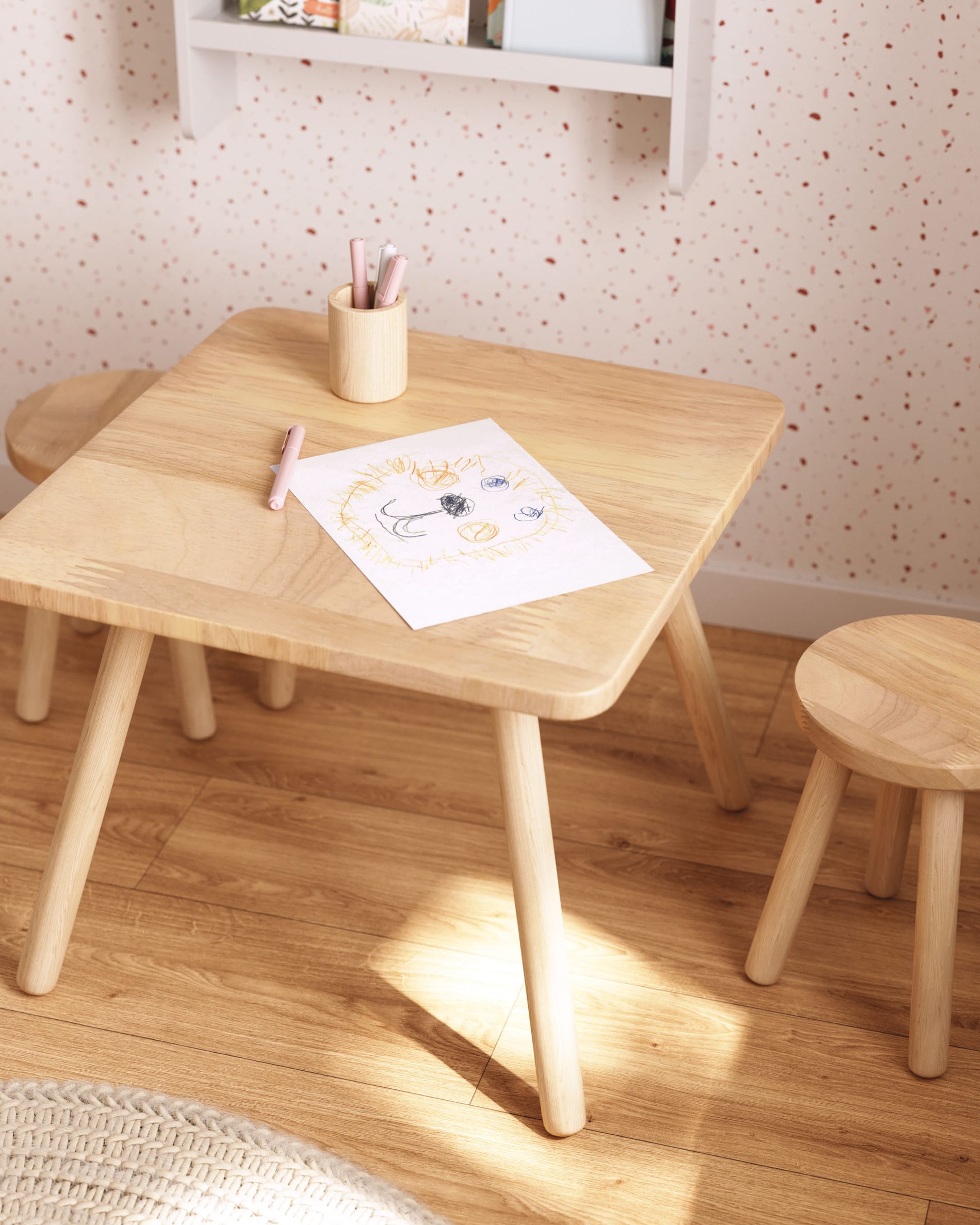 Dilcia quadratischer Kindertisch aus massivem Kautschukholz 55 x 55 cm in Braun präsentiert im Onlineshop von KAQTU Design AG. Esstisch ist von Kave Home