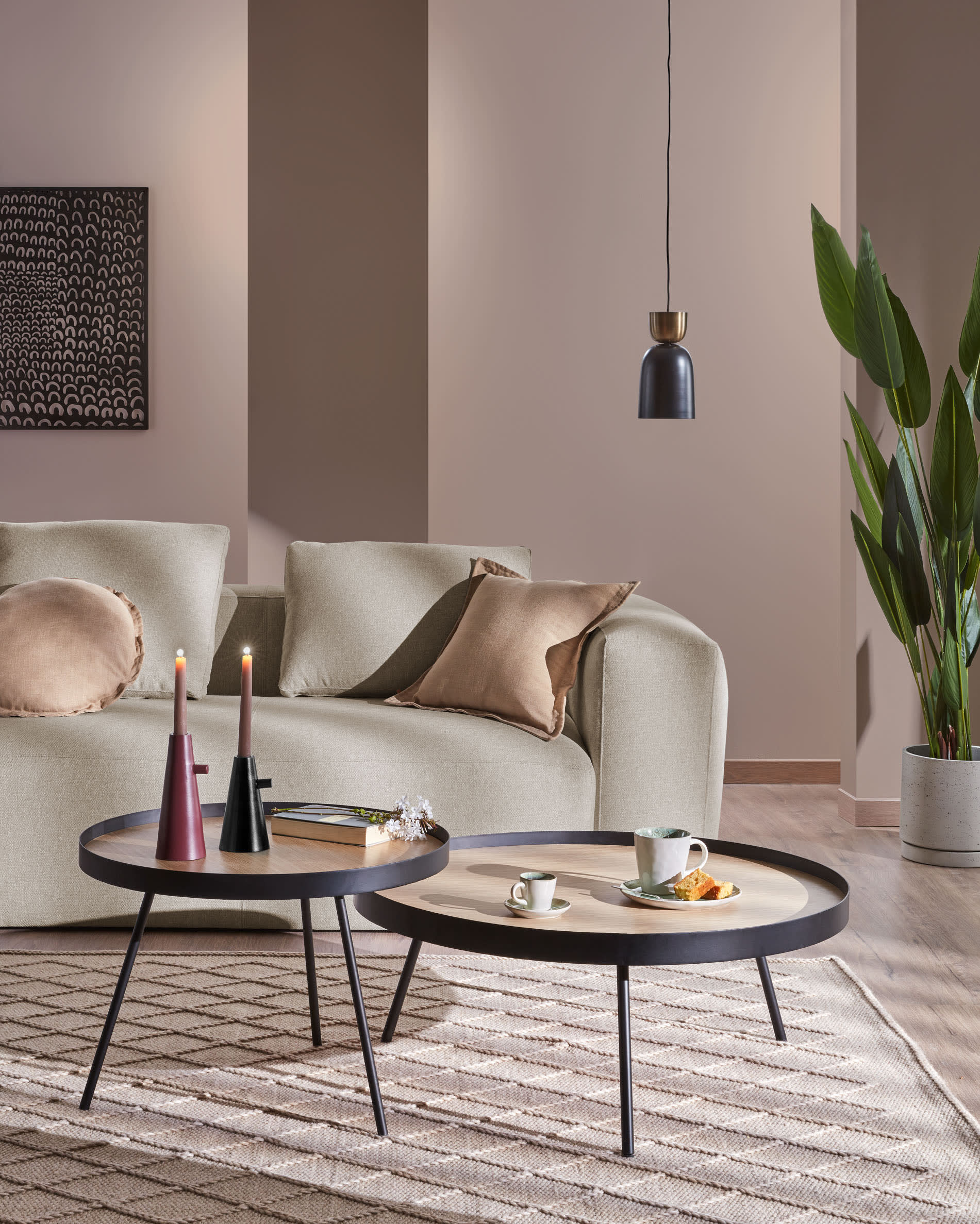 Nenet Couchtisch MDF Eicheneffekt und Struktur aus Stahl mit schwarzem Finish Ø 84 cm in Mehrfarbig präsentiert im Onlineshop von KAQTU Design AG. Beistelltisch ist von Kave Home