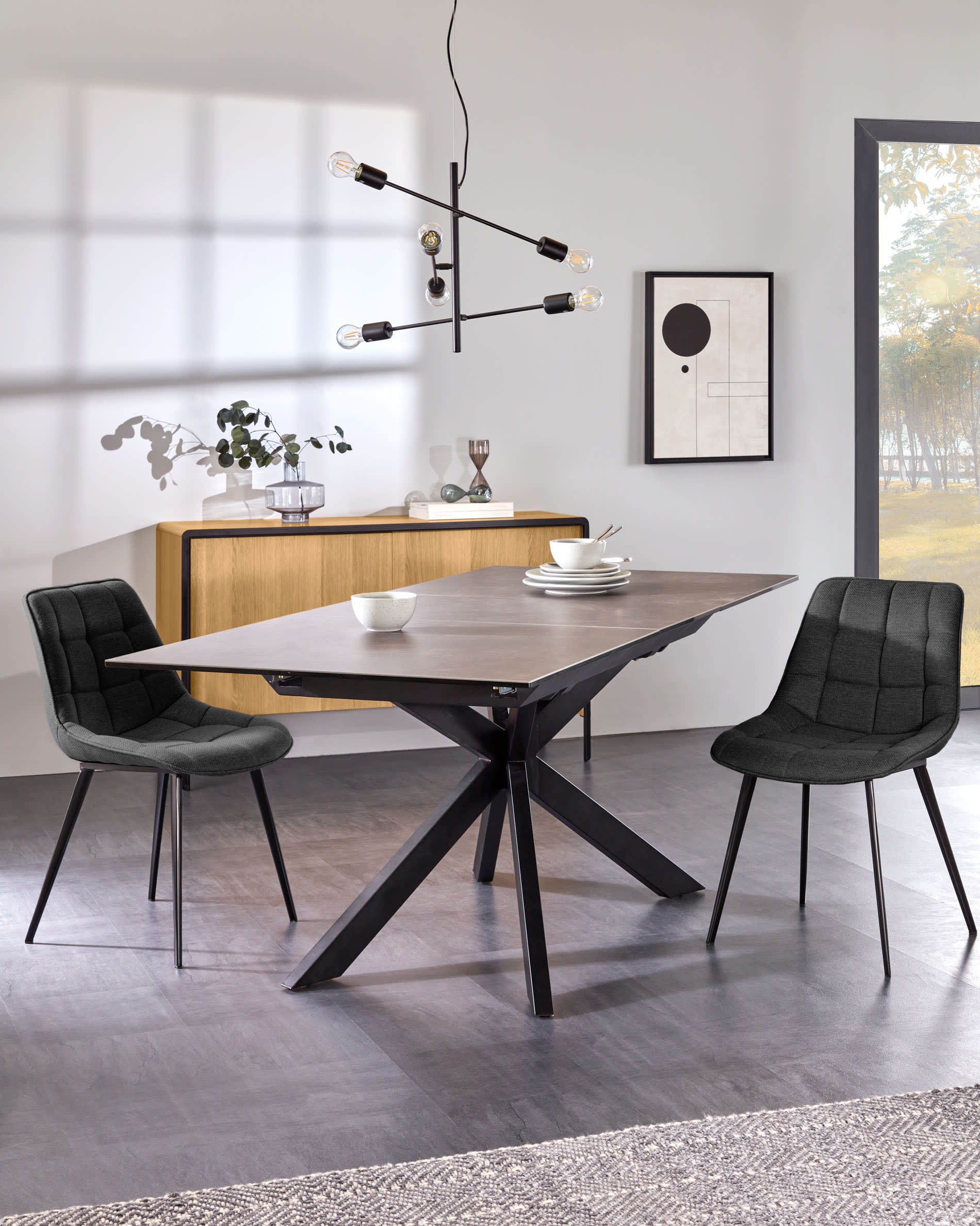 Atminda ausziehbarer Tisch 160 (210) x 90 cm Feinsteinzeugplatte und schwarze Stahlbeine in Schwarz präsentiert im Onlineshop von KAQTU Design AG. Esstisch ist von Kave Home