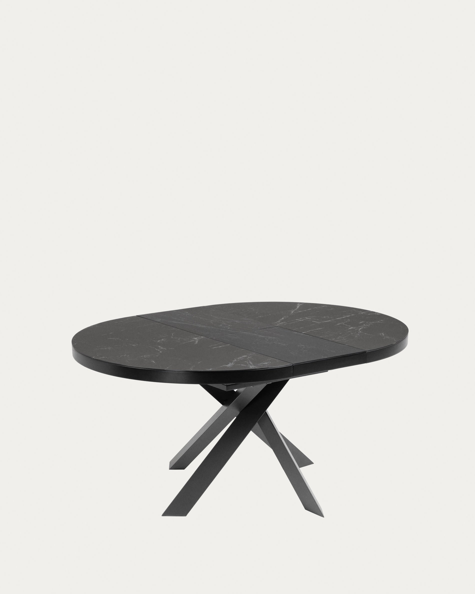 Vashti ausziehbarer runder Tisch Ø 120(160) cm Feinsteinzeugplatte und schwarze Stahlbeine in Schwarz präsentiert im Onlineshop von KAQTU Design AG. Esstisch ist von Kave Home