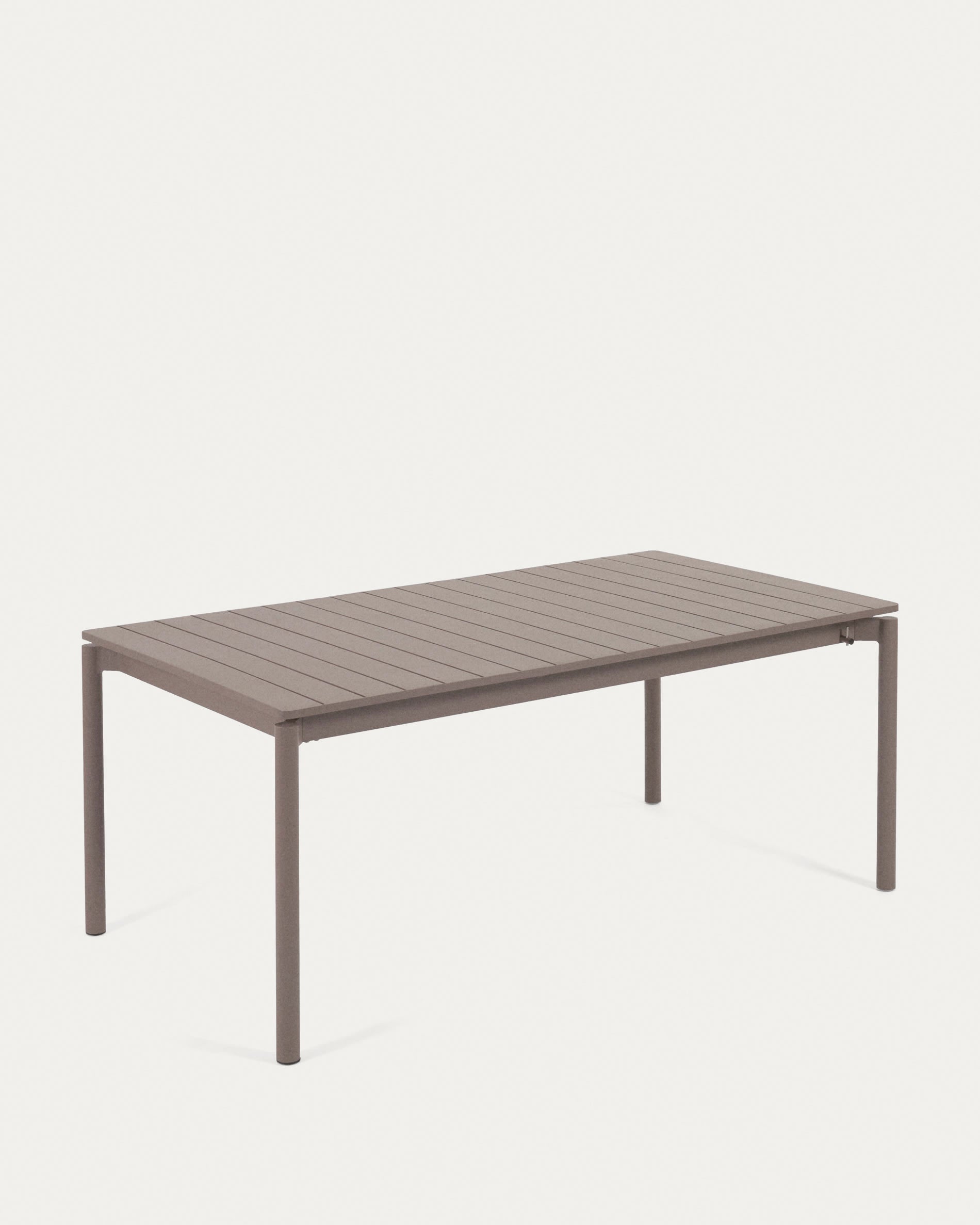 Zaltana ausziehbarer Outdoor-Tisch aus Aluminium mattbrauner 180 (240) x 100 cm in Braun präsentiert im Onlineshop von KAQTU Design AG. Gartentisch ist von Kave Home