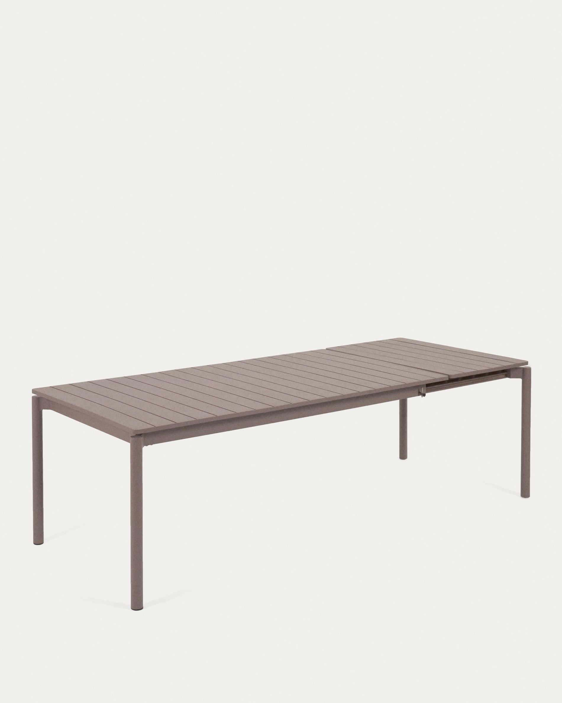 Zaltana ausziehbarer Outdoor-Tisch aus Aluminium mattbrauner 180 (240) x 100 cm in Braun präsentiert im Onlineshop von KAQTU Design AG. Gartentisch ist von Kave Home