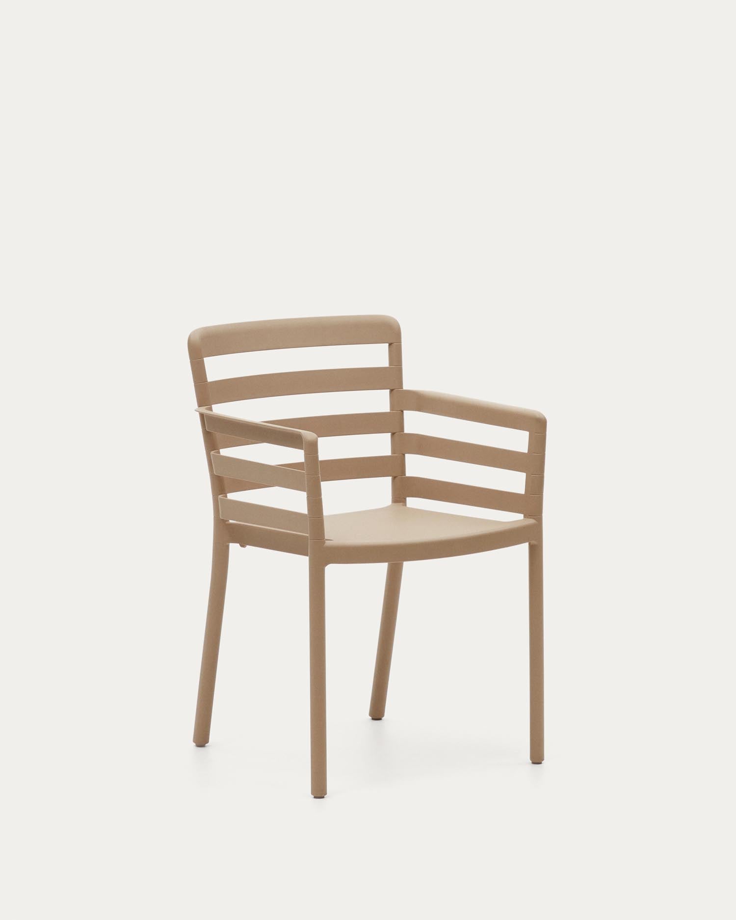 Nariet stapelbarer Gartenstuhl aus Kunststoff in Beige in Beige präsentiert im Onlineshop von KAQTU Design AG. Gartenstuhl ist von Kave Home