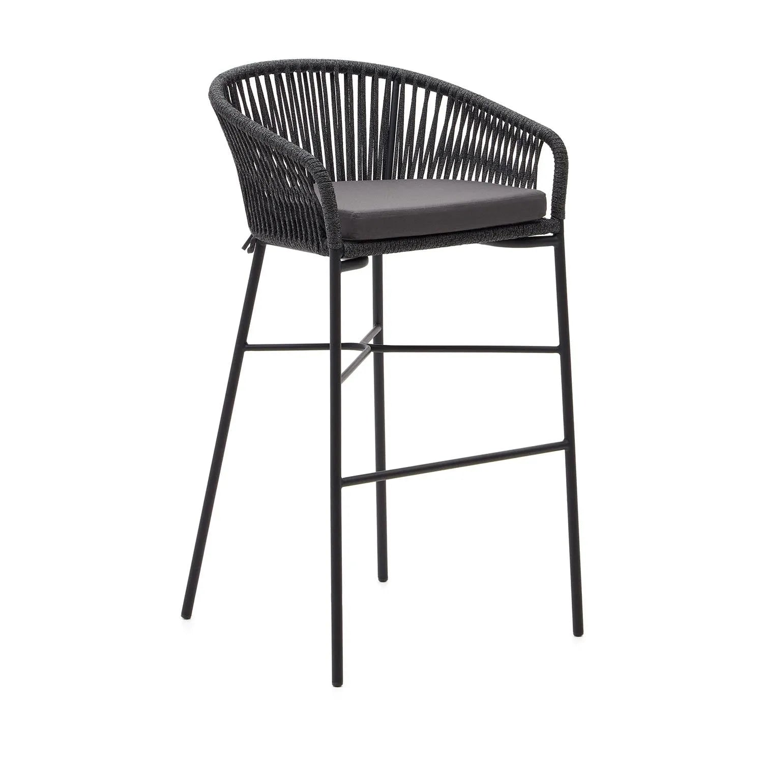 Yanet stapelbarer Hocker aus schwarzem Seil Höhe 80 cm in Schwarz präsentiert im Onlineshop von KAQTU Design AG. Hocker Outdoor ist von Kave Home