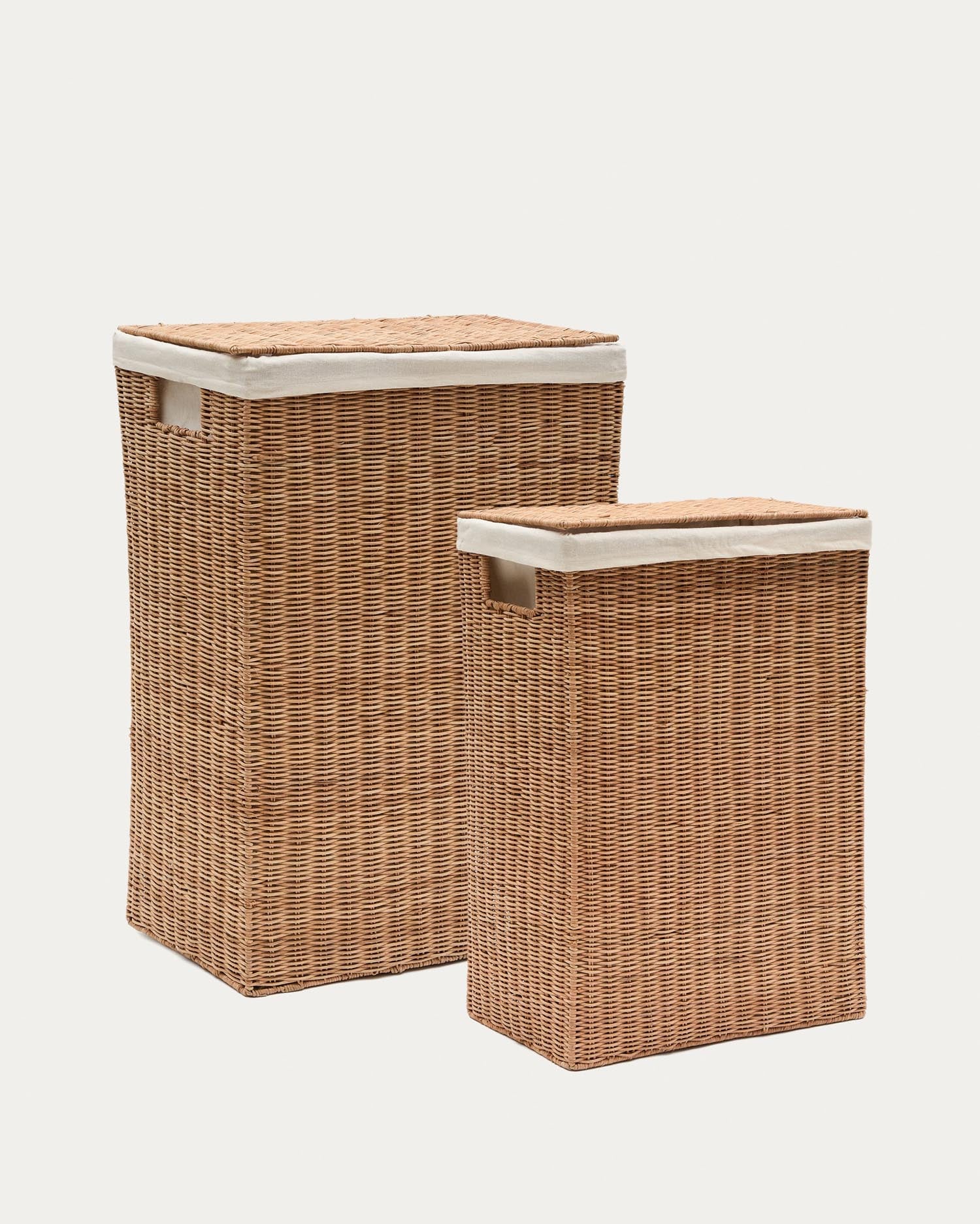 Set Indali aus 2 Körben aus Rattan 43 x 27 cm / 50 x 32 cm in Braun präsentiert im Onlineshop von KAQTU Design AG. Aufbewahrungskorb ist von Kave Home