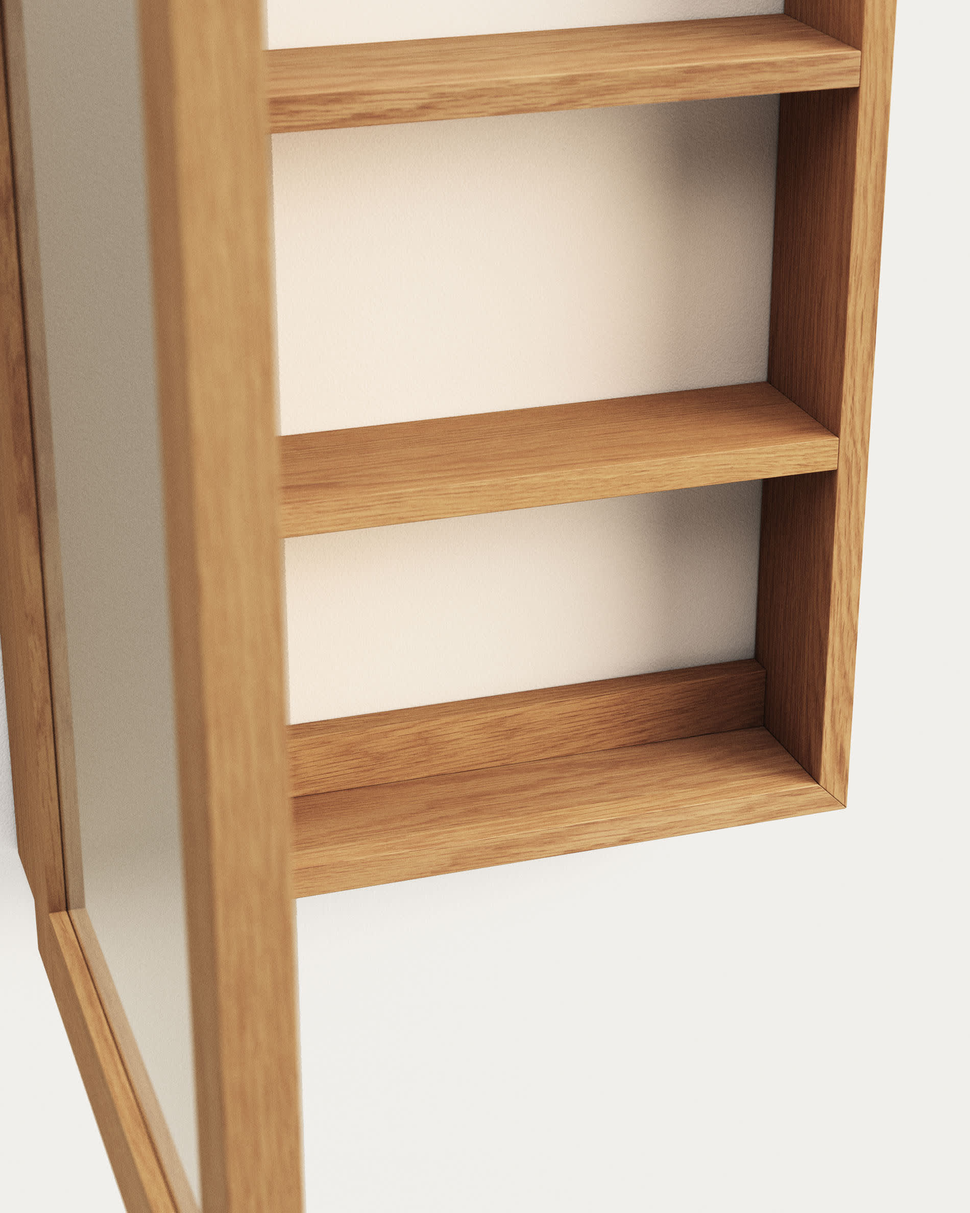 Plubia Badezimmerschrank mit Spiegel aus massivem Teakholz 50 x 70 cm in Braun präsentiert im Onlineshop von KAQTU Design AG. Spiegel ist von Kave Home