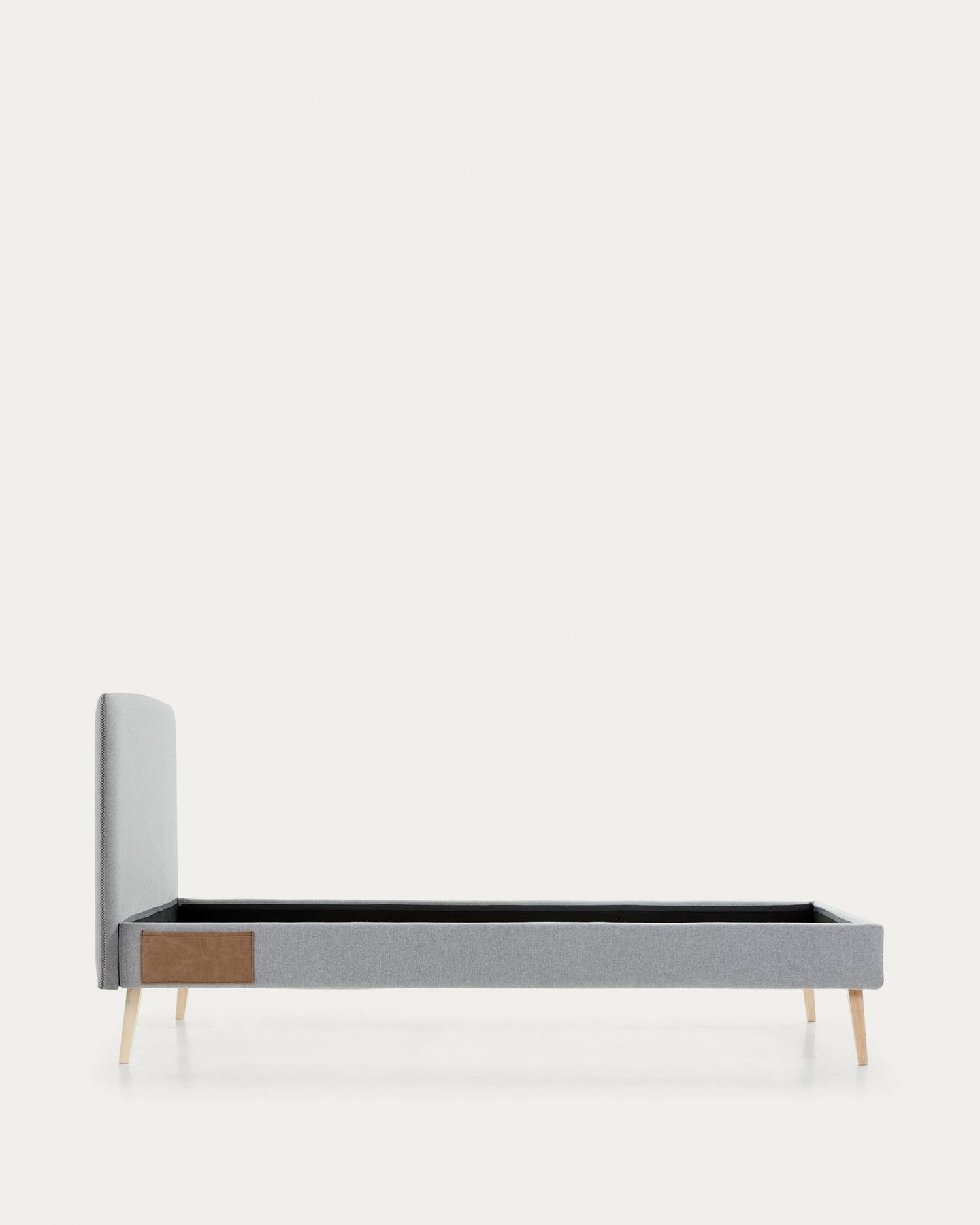 Dyla Bezug in Grau für Bett mit Matratzengrösse von 90 x 190 cm in Grau präsentiert im Onlineshop von KAQTU Design AG. Zubehör Bett ist von Kave Home