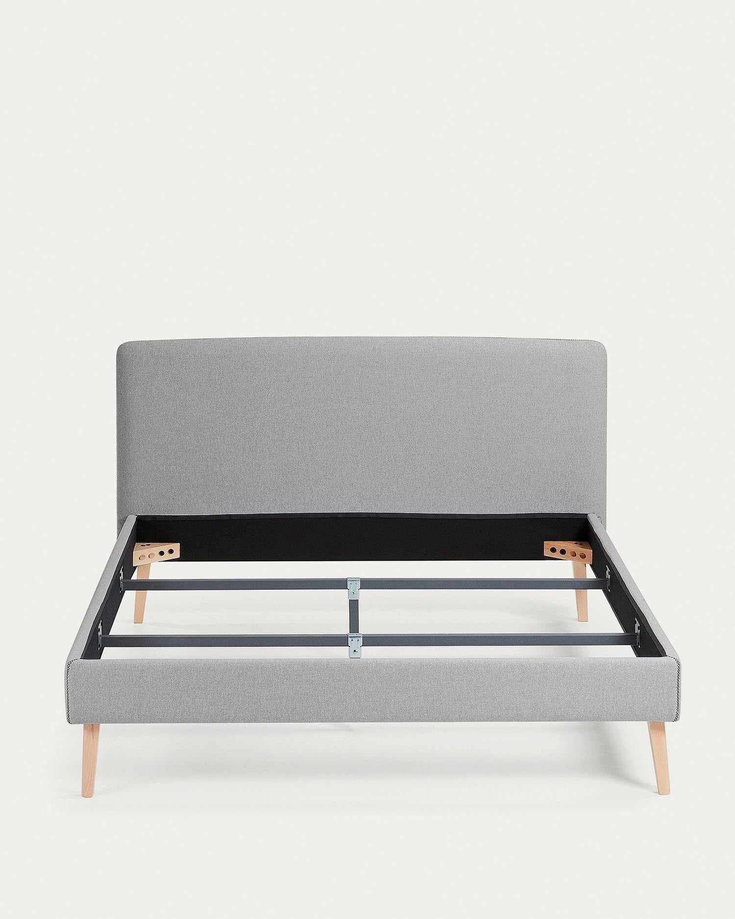 Dyla Bezug in Grau für Bett mit Matratzengrösse  von 150 x 190 cm in Grau präsentiert im Onlineshop von KAQTU Design AG. Zubehör Bett ist von Kave Home