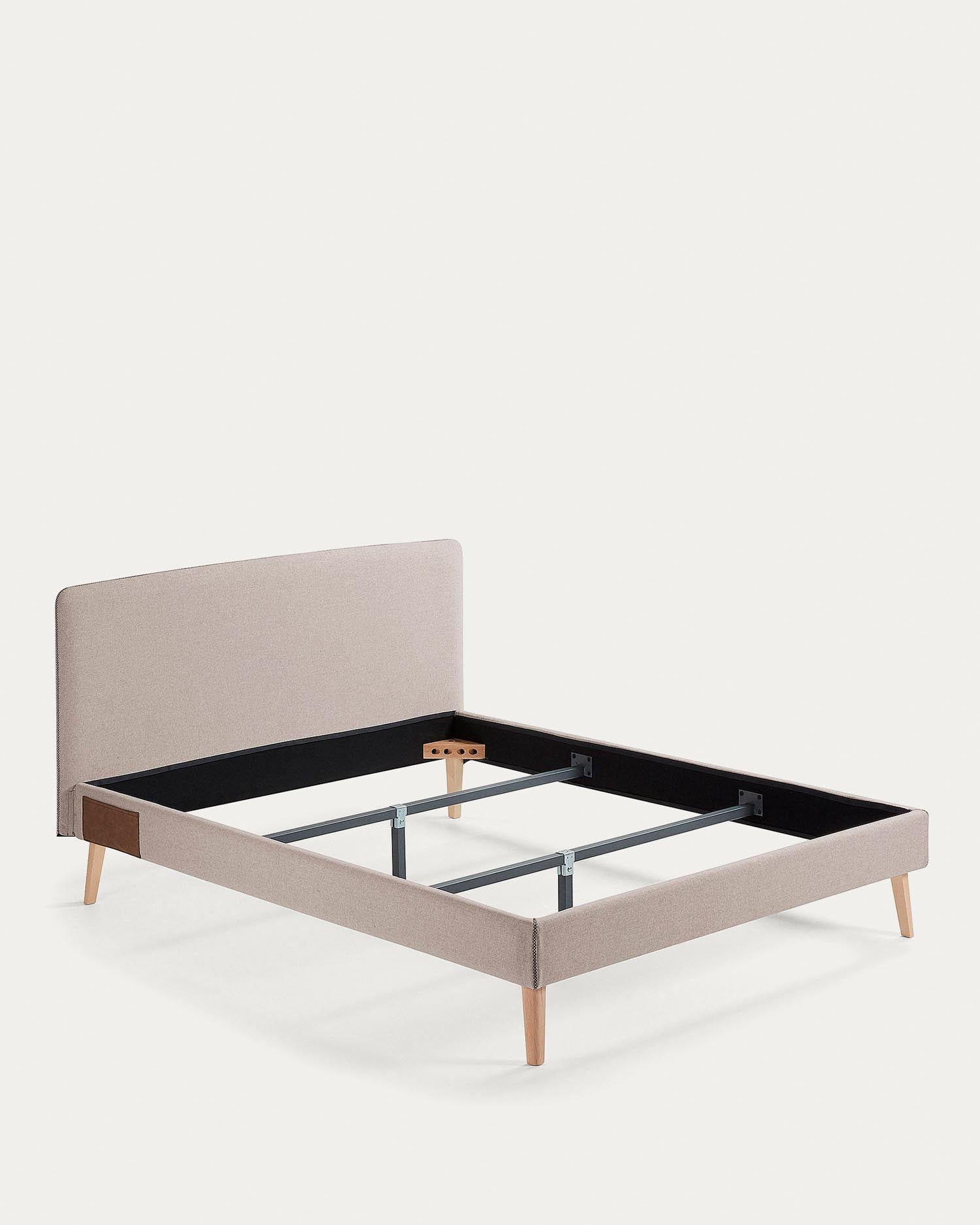 Dyla Bezug in Beige für Bett mit Matratzengrösse von 150 x 190 cm in Beige präsentiert im Onlineshop von KAQTU Design AG. Zubehör Bett ist von Kave Home