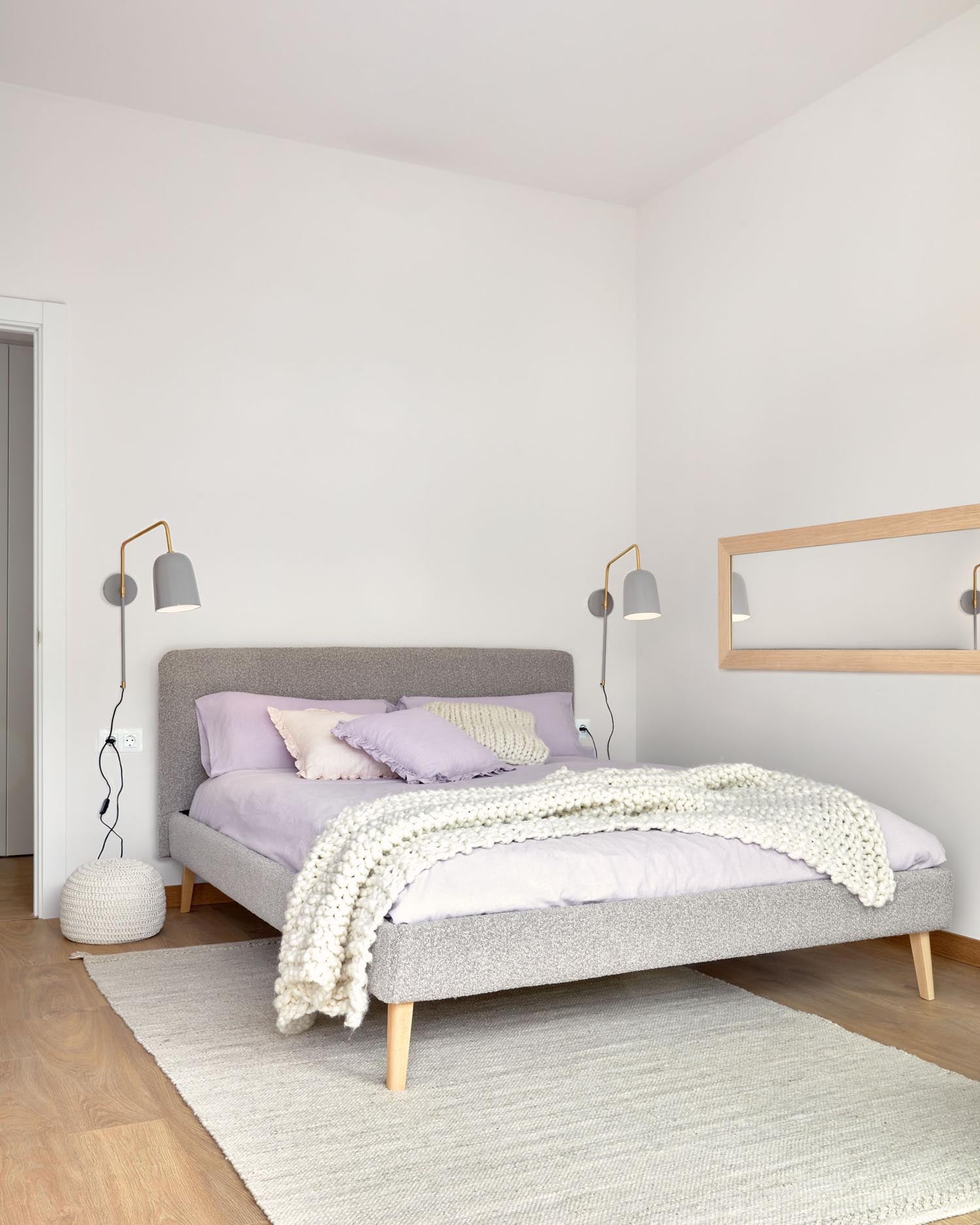 Dyla Bezug in hellgrauem Bouclé für Bett mit Matratze von 160 x 200 cm in Grau präsentiert im Onlineshop von KAQTU Design AG. Zubehör Bett ist von Kave Home