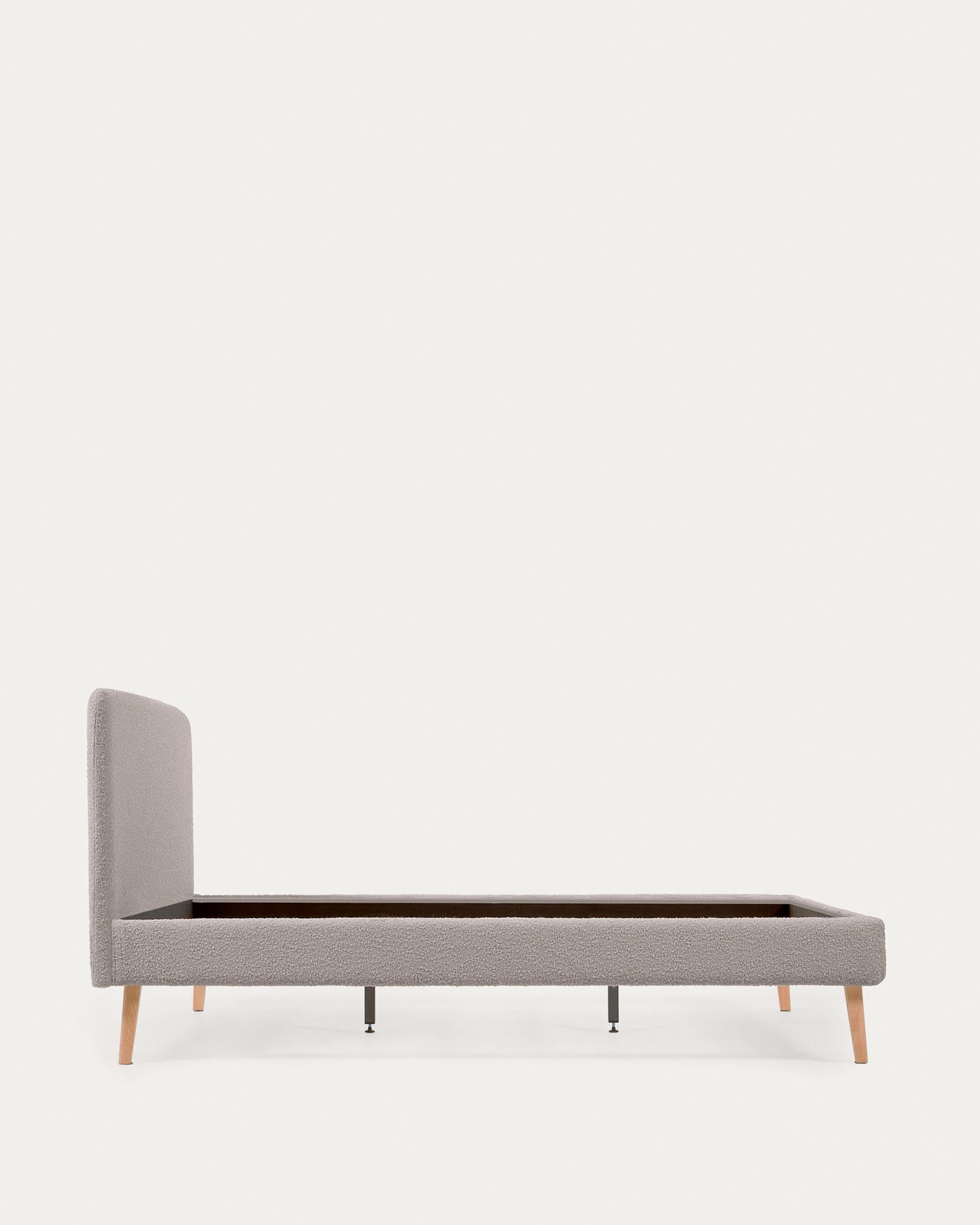 Dyla Bezug in hellgrauem Bouclé für Bett mit Matratze von 160 x 200 cm in Grau präsentiert im Onlineshop von KAQTU Design AG. Zubehör Bett ist von Kave Home