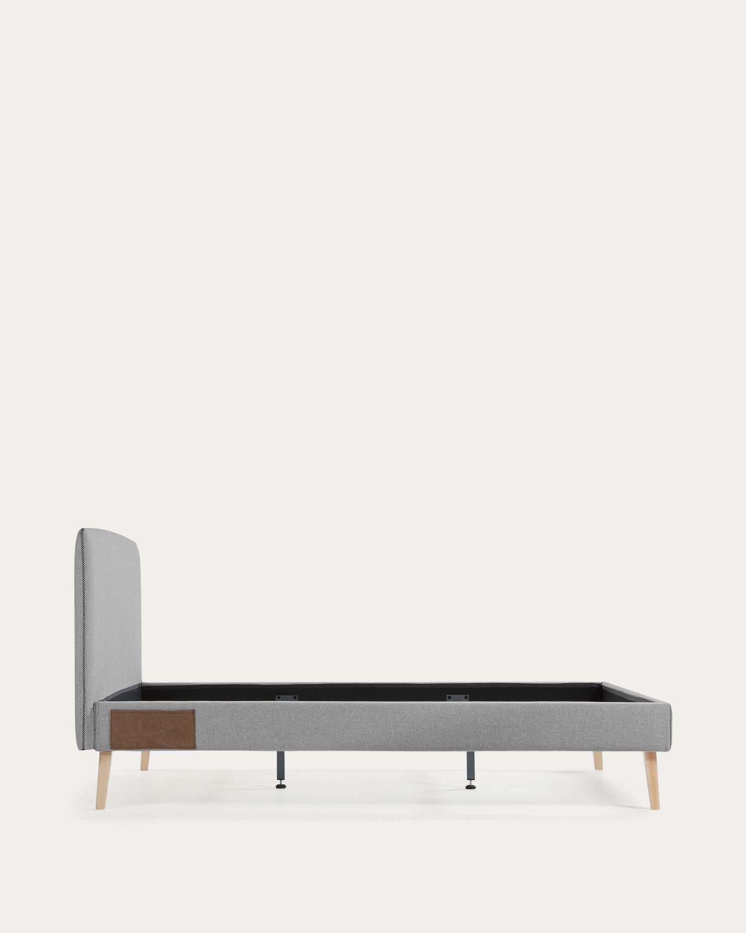 Dyla Bezug in Grau für Bett mit Matratze von 160 x 200 cm in Grau präsentiert im Onlineshop von KAQTU Design AG. Zubehör Bett ist von Kave Home