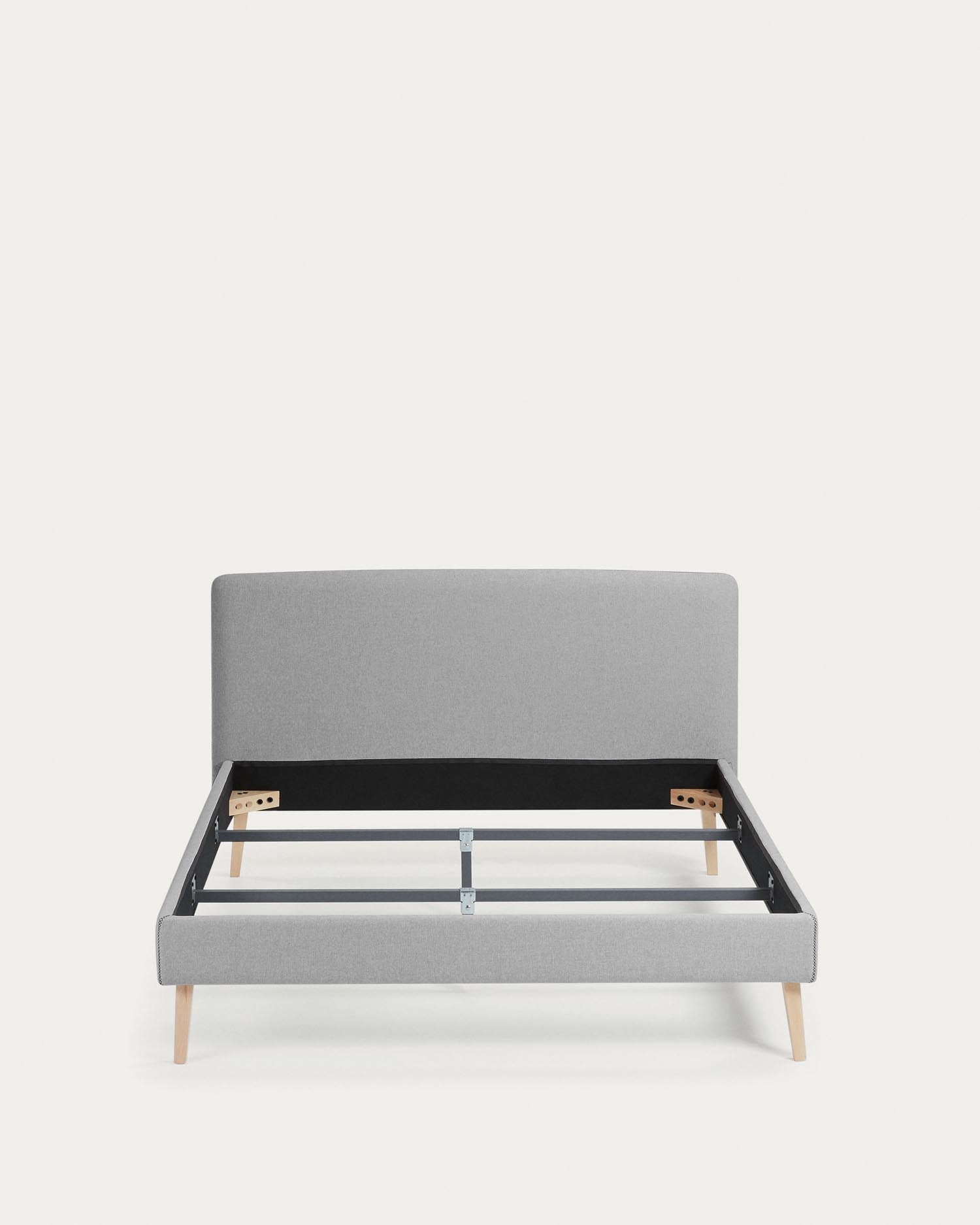 Dyla Bezug in Grau für Bett mit Matratze von 160 x 200 cm in Grau präsentiert im Onlineshop von KAQTU Design AG. Zubehör Bett ist von Kave Home