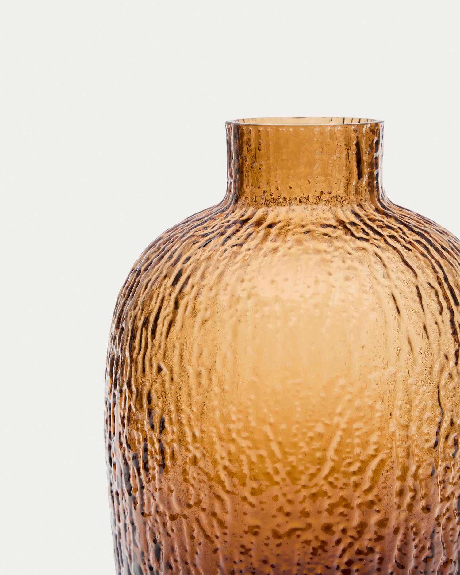 Vase Shali aus braunem Glas 20,5 cm in Klar präsentiert im Onlineshop von KAQTU Design AG. Vase ist von Kave Home