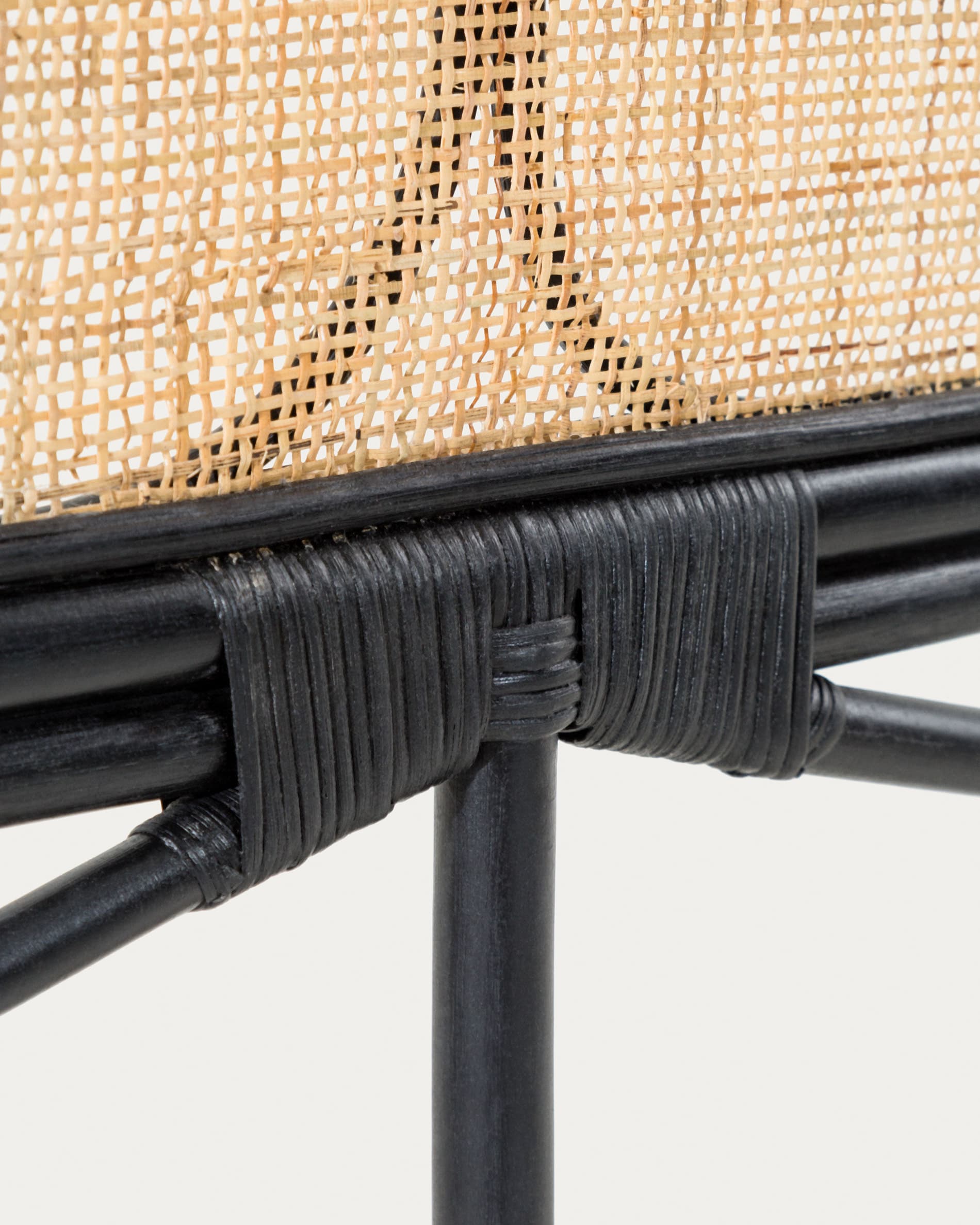 Lalita Bettkopfteil aus Rattan mit schwarzem Finish für Bett von 160 cm in Mehrfarbig präsentiert im Onlineshop von KAQTU Design AG. Zubehör Bett ist von Kave Home