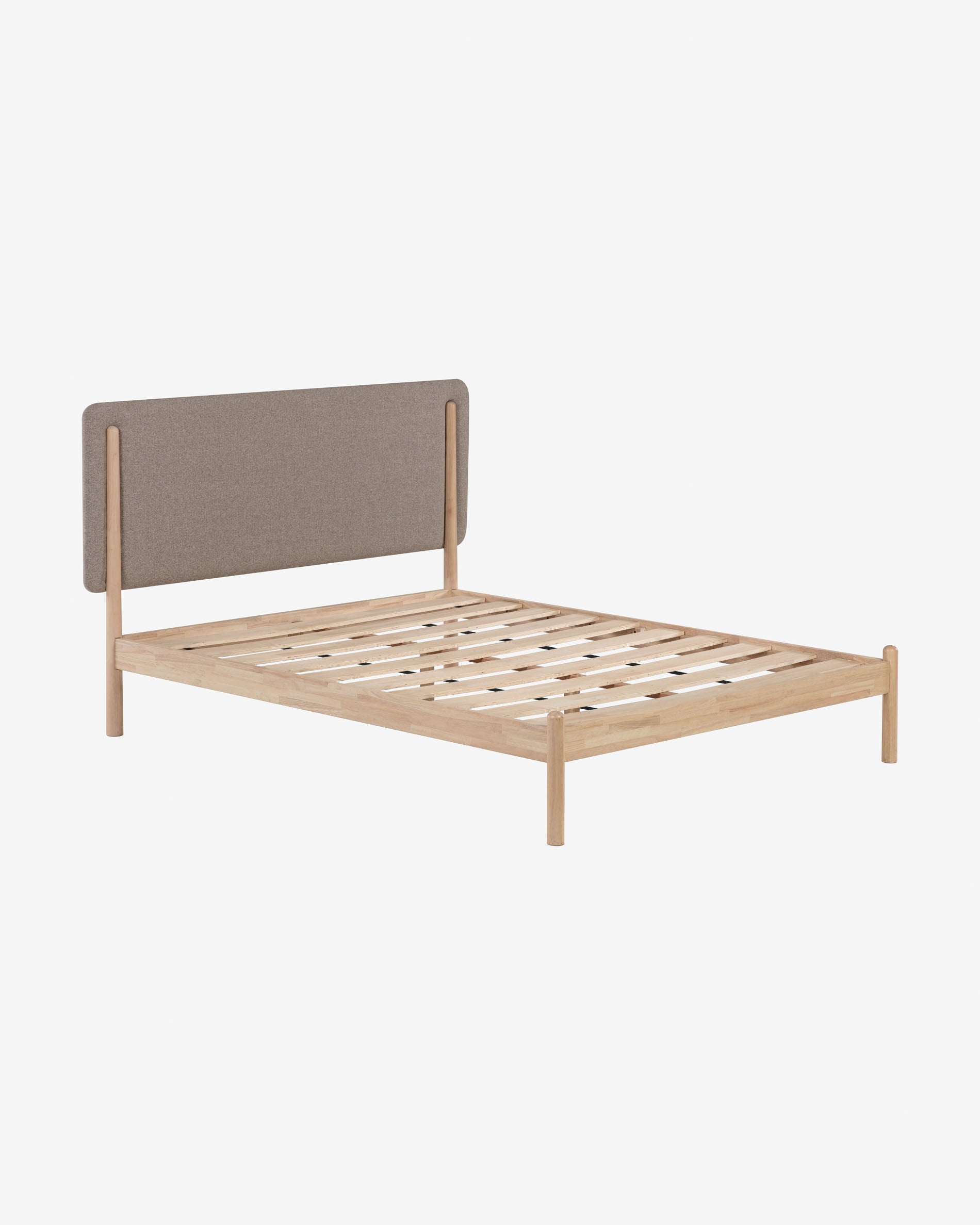 Shayndel Bett aus massivem Kautschukholz für Matratze von 160 x 200 cm in Grau präsentiert im Onlineshop von KAQTU Design AG. Bett ist von Kave Home