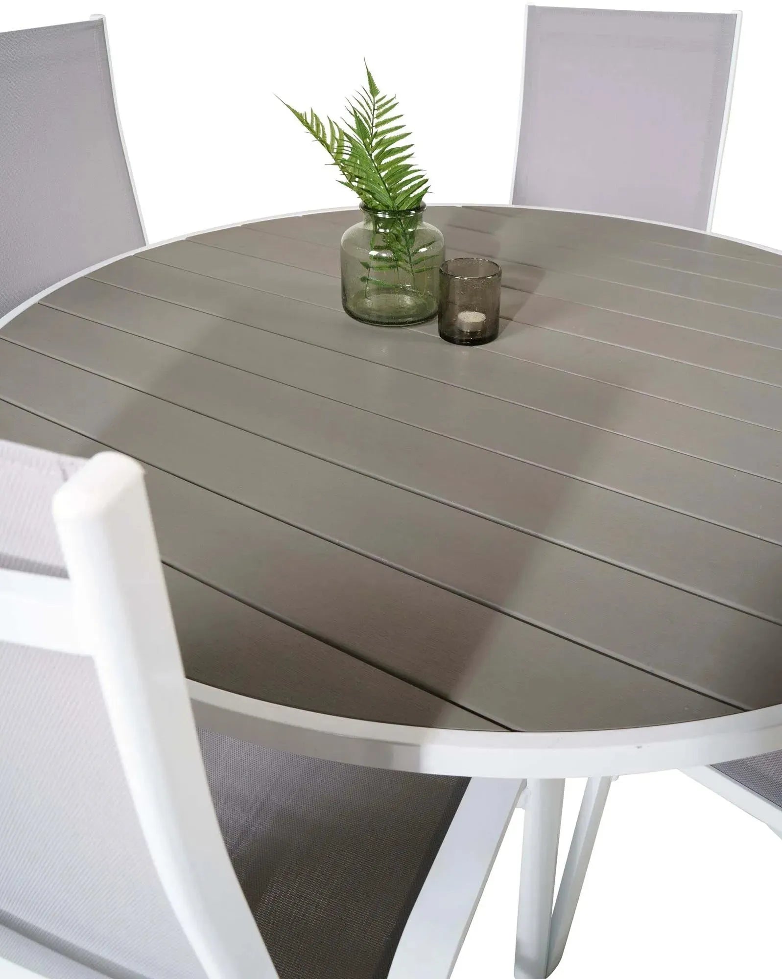 Parma Outdoor-Tischset + Copacabana ⌀140cm/4St. in Schwarzgrau präsentiert im Onlineshop von KAQTU Design AG. Gartentischset ist von Venture Home