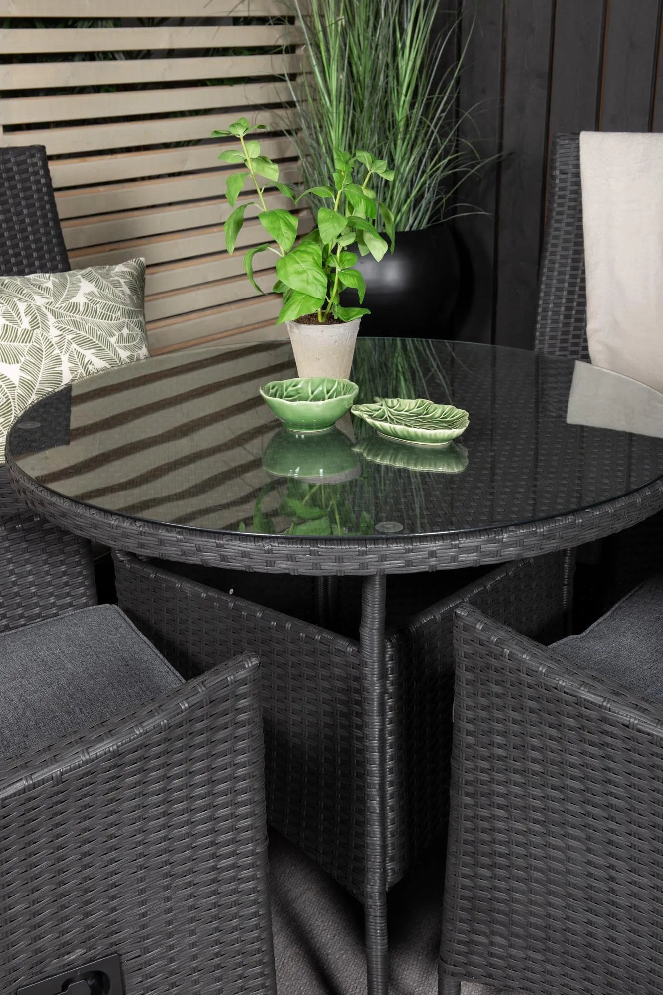 Volta Outdoor-Tischset + Padova ⌀90cm/4St. - KAQTU Design