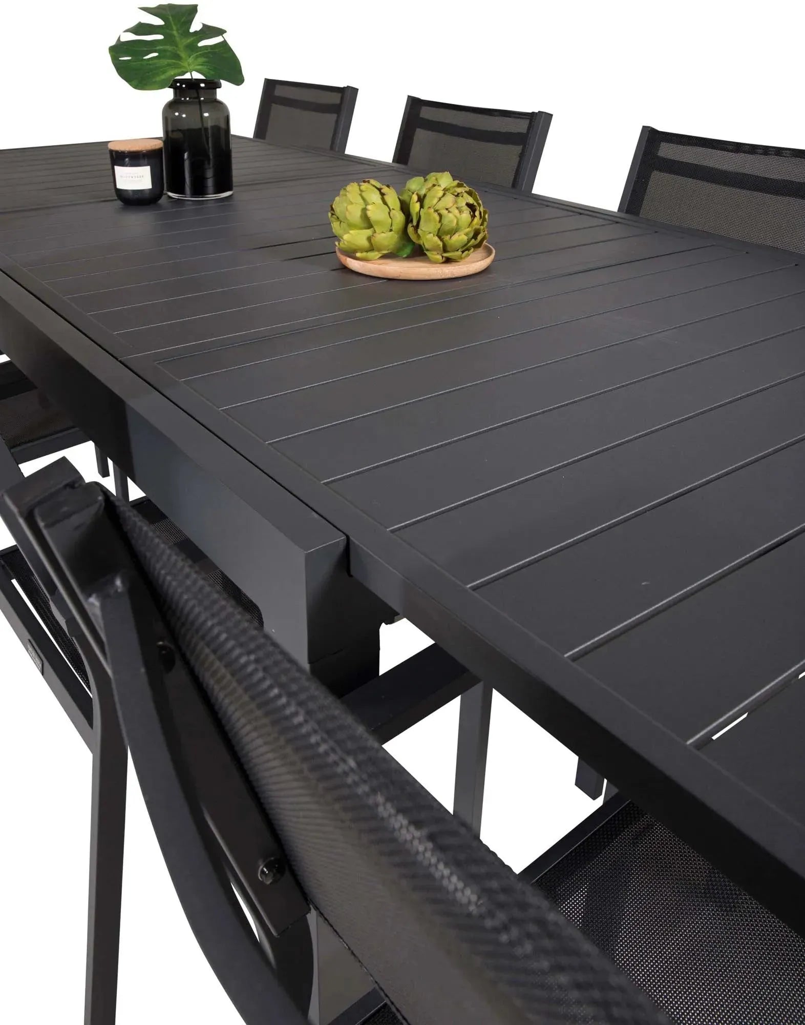 Marbella Outdoor-Tischset + Copacabana Stacking 240cm/8St. in Schwarz präsentiert im Onlineshop von KAQTU Design AG. Gartentischset ist von Venture Home