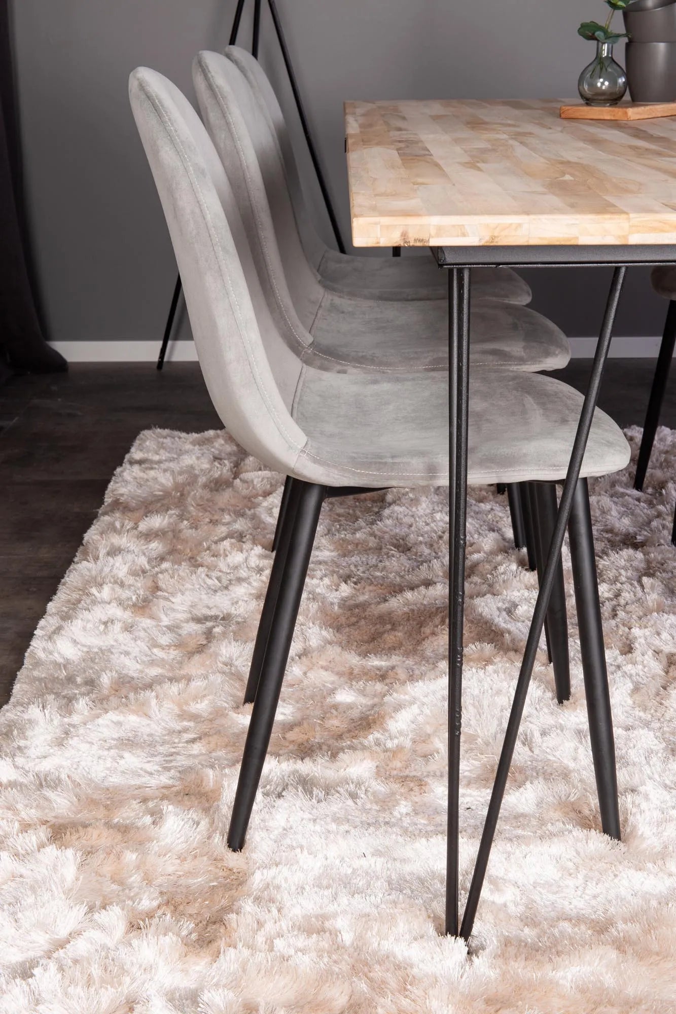 Bali Esszimmerset + Polar 200cm/6St. in Schwarzgrau präsentiert im Onlineshop von KAQTU Design AG. Esszimmerset ist von Venture Home