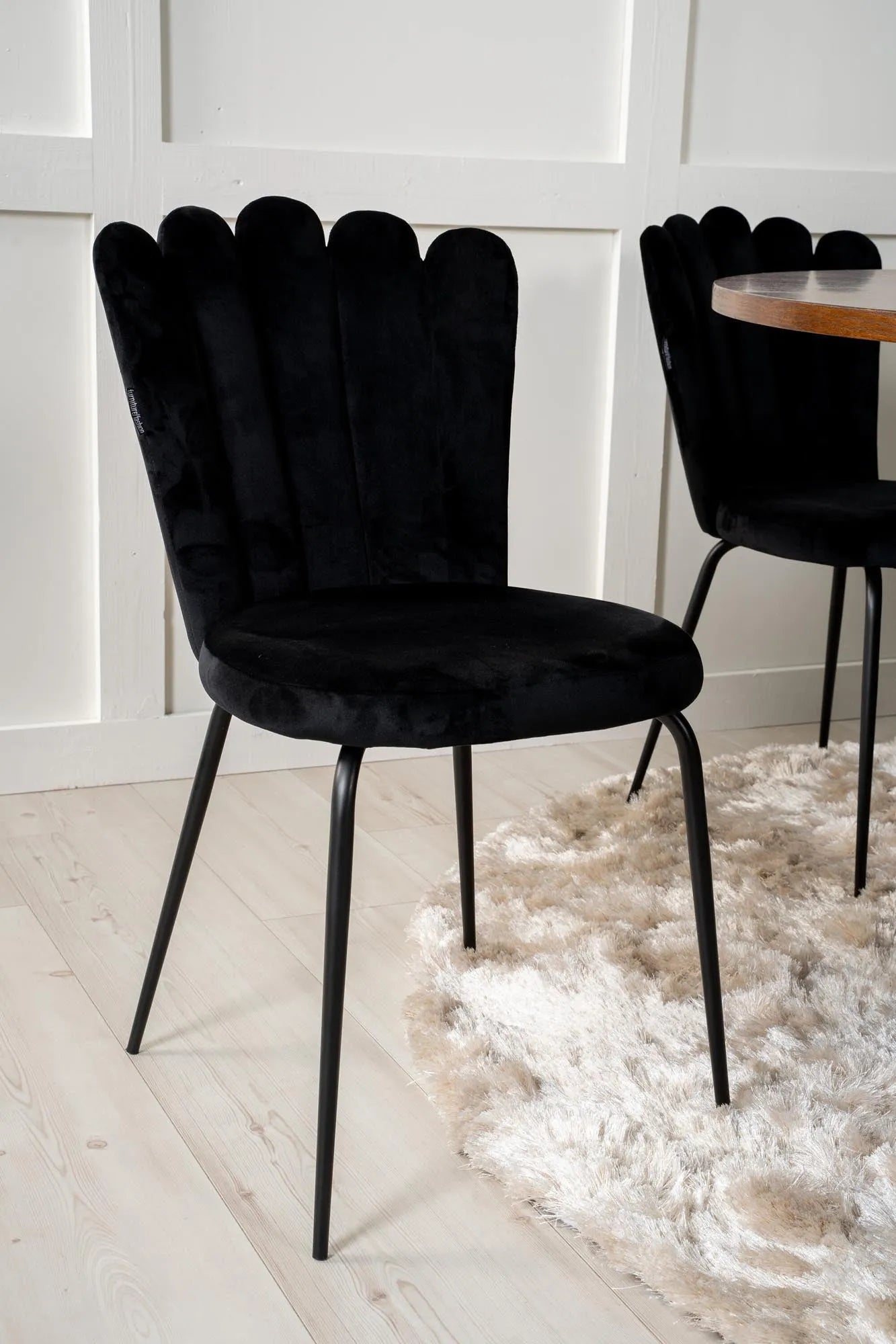 Esszimmerset Copenhagen + Limhamn Light ⌀140cm/6St. in Schwarz präsentiert im Onlineshop von KAQTU Design AG. Esszimmerset ist von Venture Home