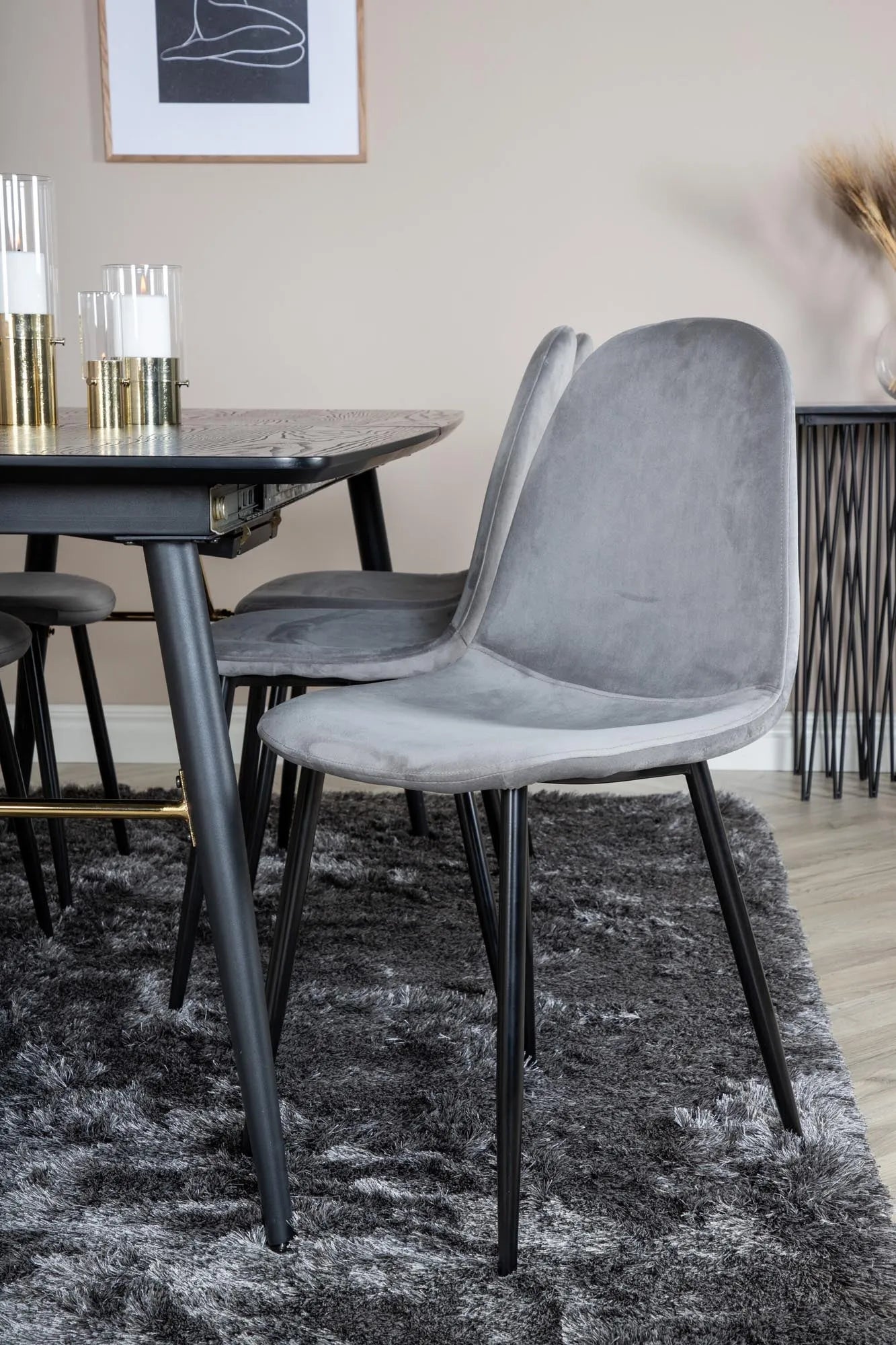 Gold Esszimmerset ausziehbar + Polar  Dining 180cm/6St. in Schwarz präsentiert im Onlineshop von KAQTU Design AG. Esszimmerset ist von Venture Home