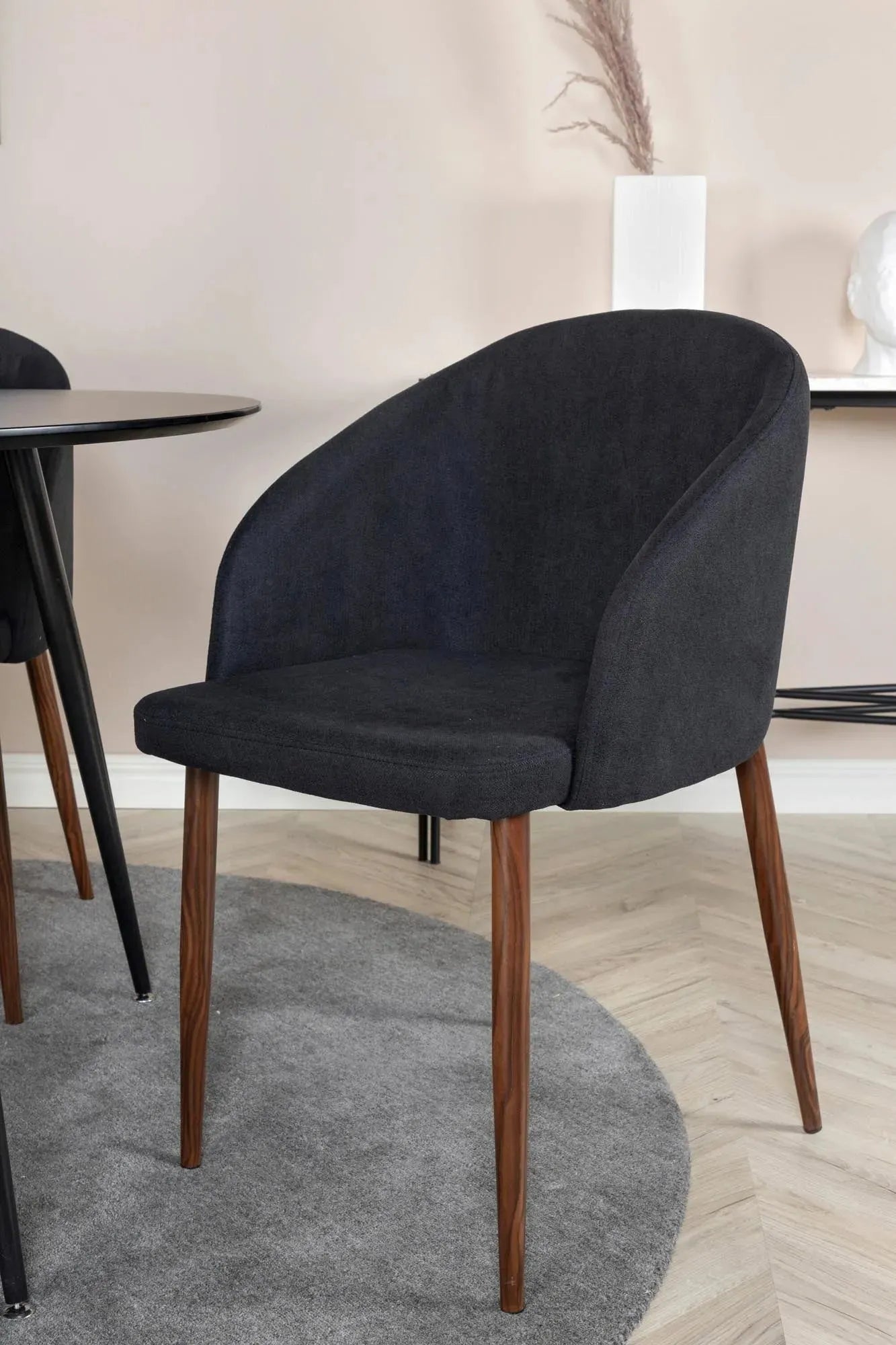 Silar Rundes Esszimmerset + Arch ⌀100cm/4St. in Schwarz / Natur präsentiert im Onlineshop von KAQTU Design AG. Esszimmerset ist von Venture Home