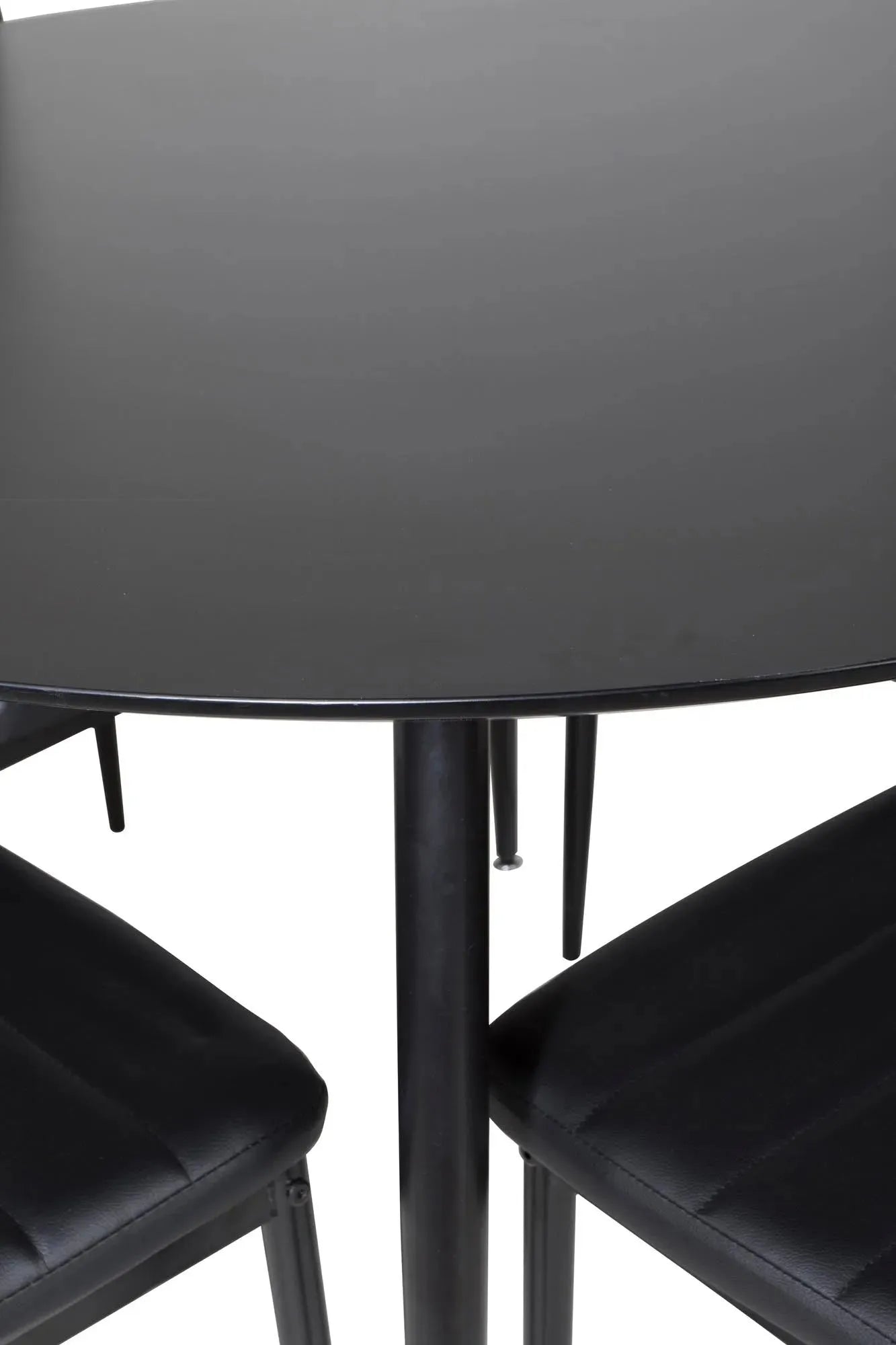 Silar Rundes Esszimmerset + Slim ⌀100cm/4St. in Schwarz präsentiert im Onlineshop von KAQTU Design AG. Esszimmerset ist von Venture Home